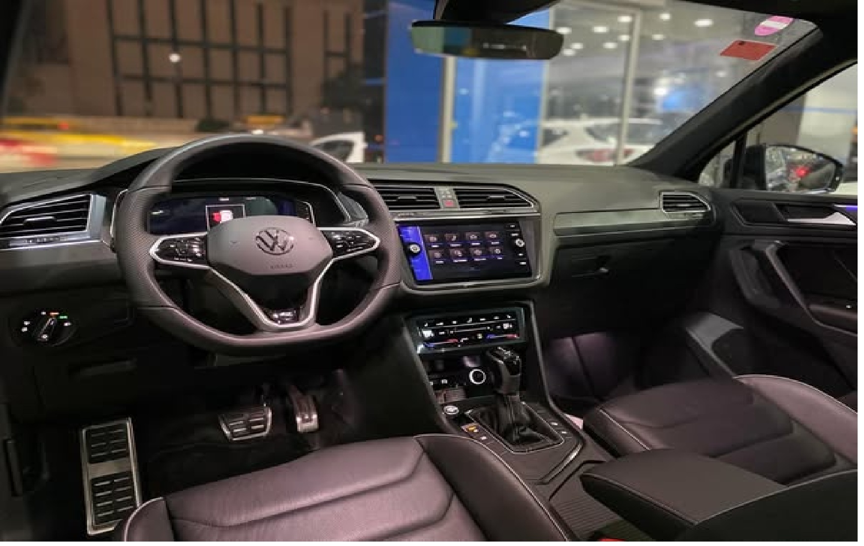 Ariana Ville Riadh Landlous Volkswagen Tiguan Trs belle belle tiguan rline comme neuve