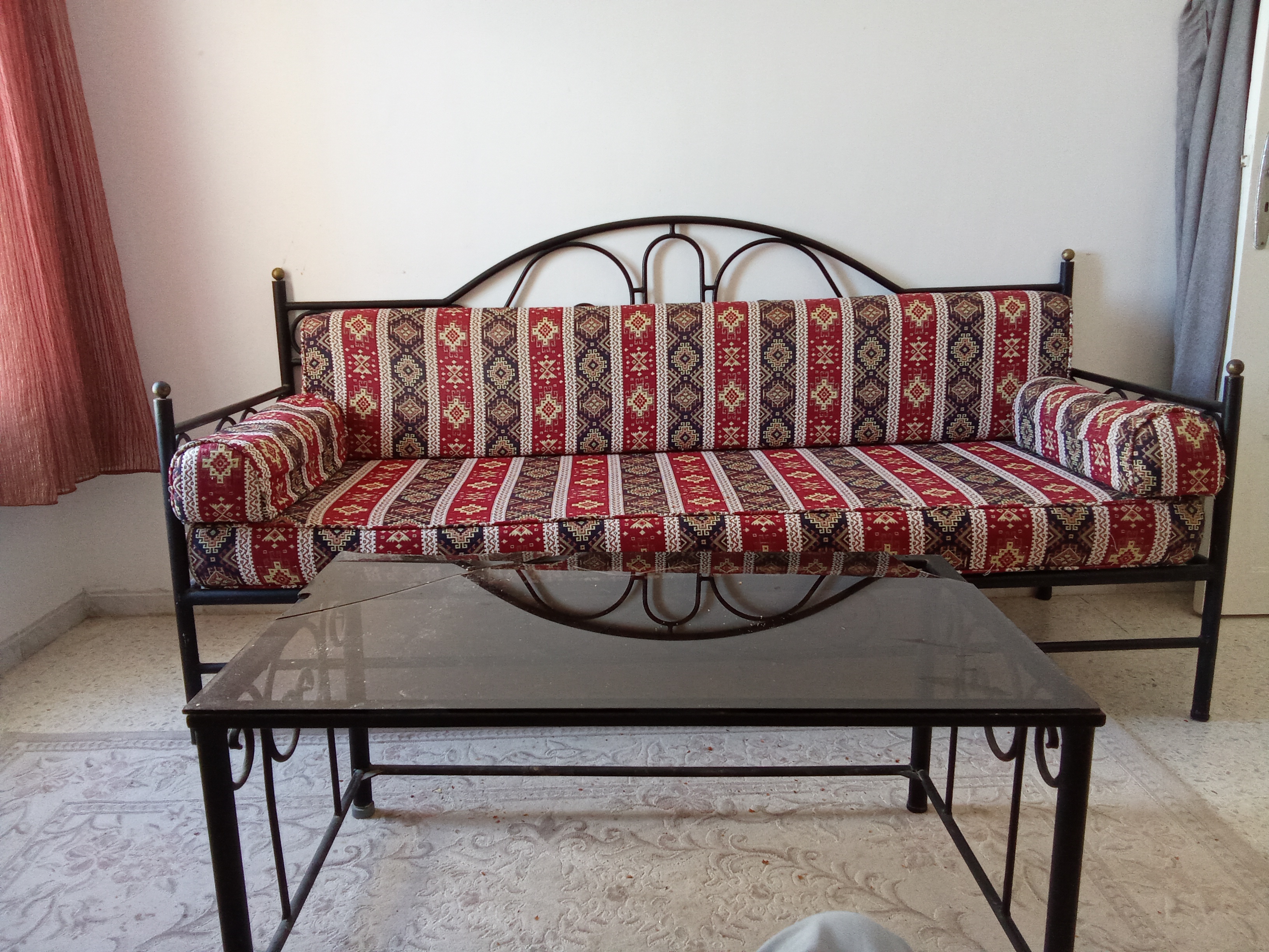 Ain Zaghouan Ain Zaghouan Salon - Salle  manger  Salons Bonne affaire
