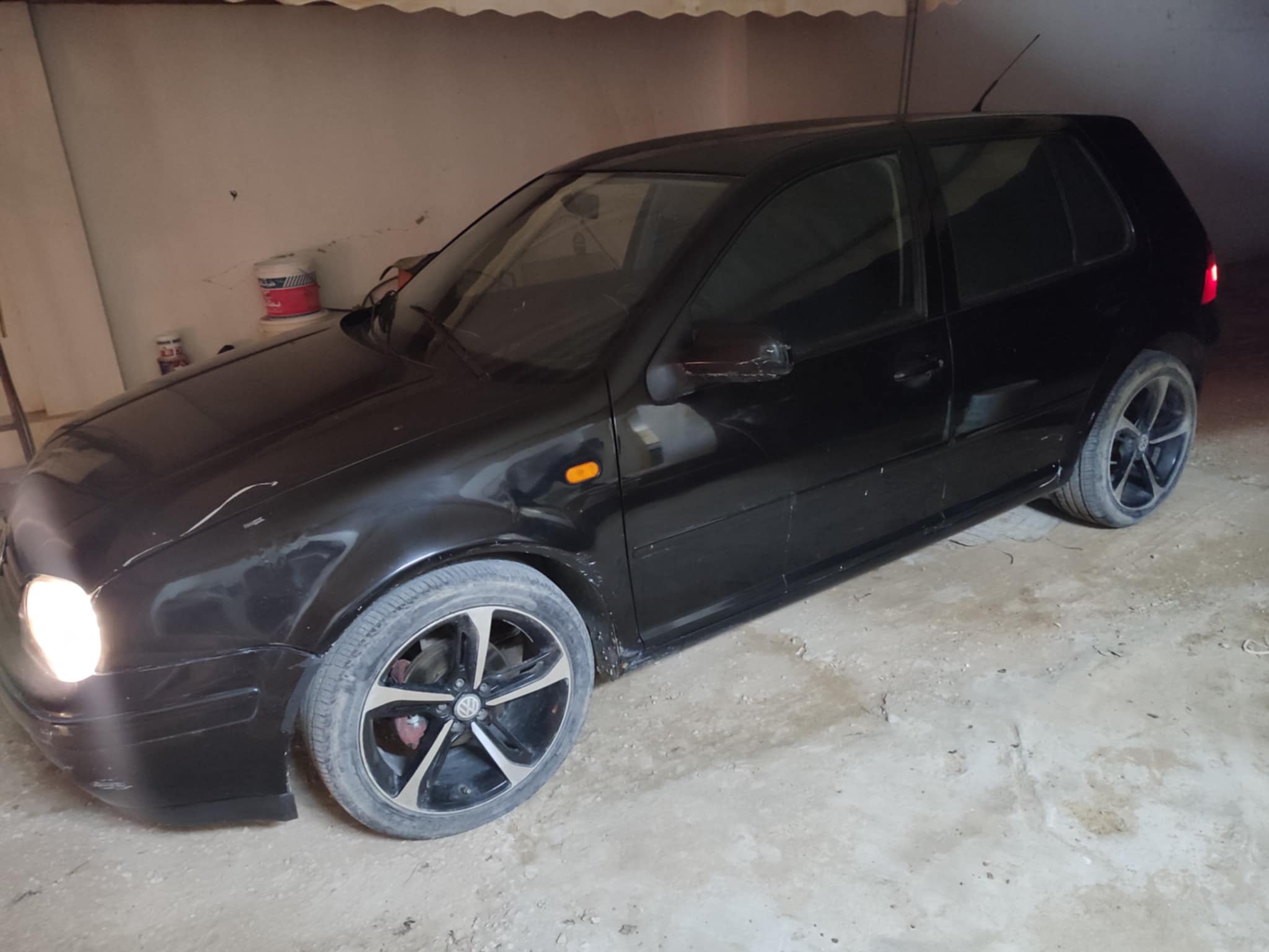 Sakiet Eddaier Sakiet Eddaier Volkswagen Golf 4 Golf 4 essence  5cv