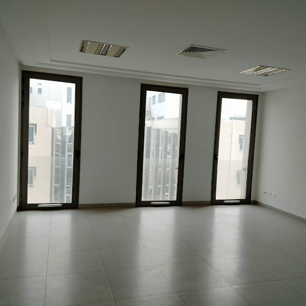 La Marsa&nbsp;Berge Du Lac&nbsp;Bureaux & Commerces&nbsp;Bureau&nbsp;Super bureau 298 m2 avec vue aeroport au lac 1