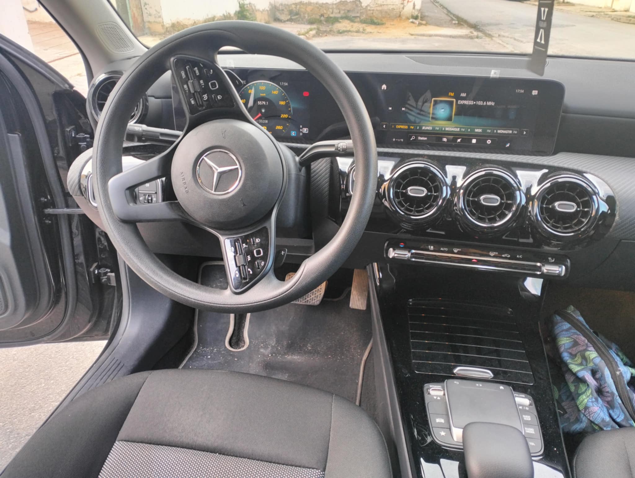 Ariana Ville Cite Ennasr 2 Mercedes A Mercedes classe a berline