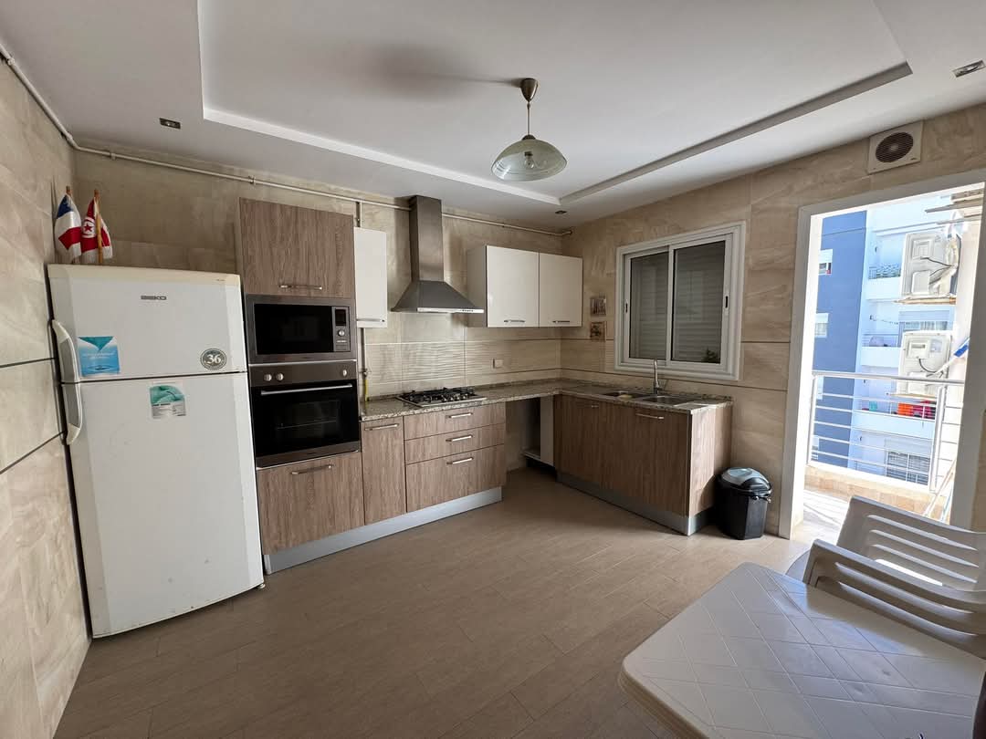 Ariana Ville Riadh Landlous Location Appart. 4 pices S3  1750 d riadh andalous