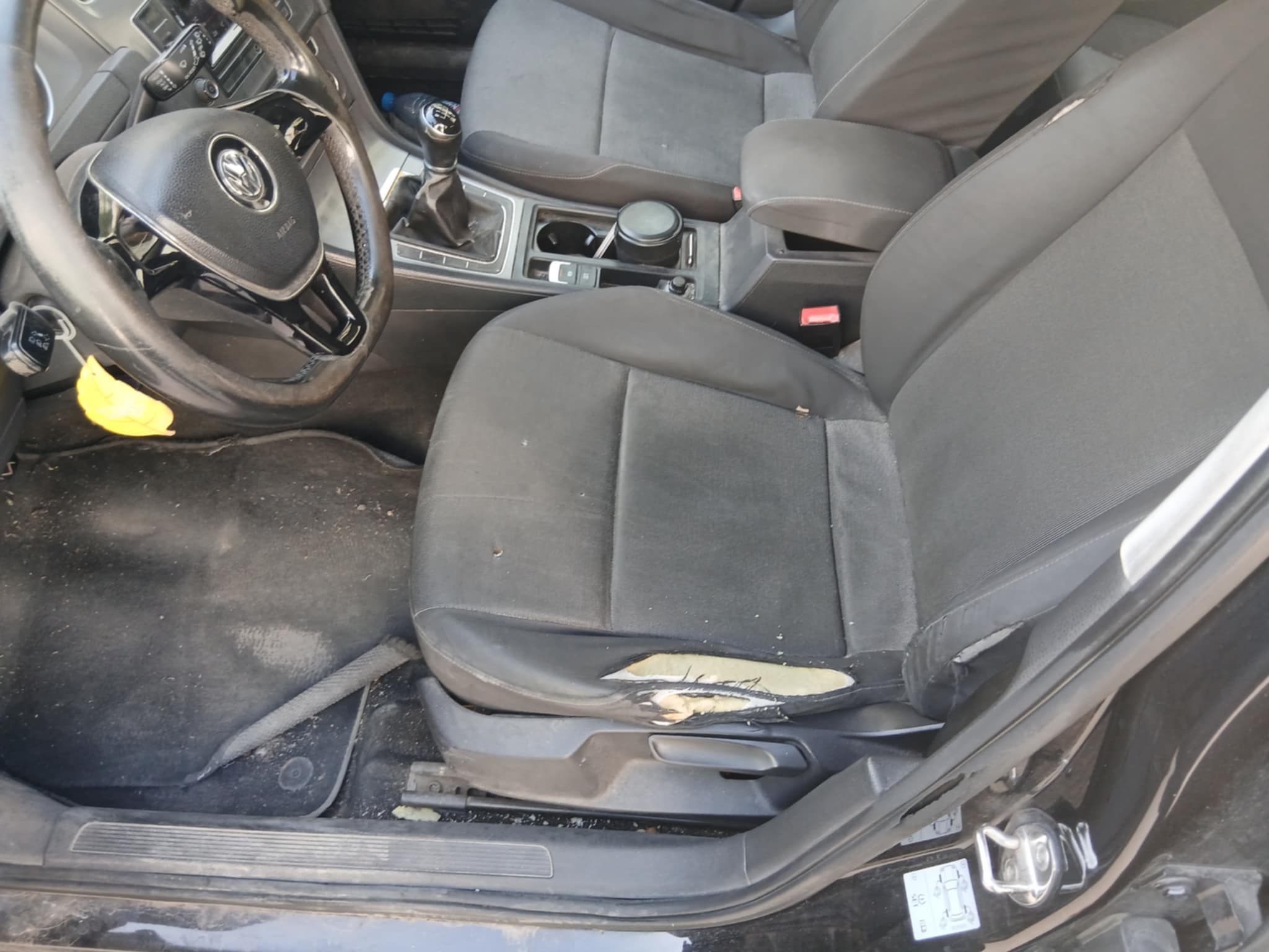 Ariana Ville Cite Ennasr 2 Volkswagen Golf 7 Golf 7  dans l'etat