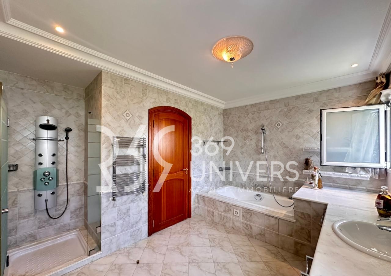 La Marsa&nbsp;Marsa Ennassim&nbsp;Location&nbsp;Maisons&nbsp;Villa avec jardin � la marsa ref rh156