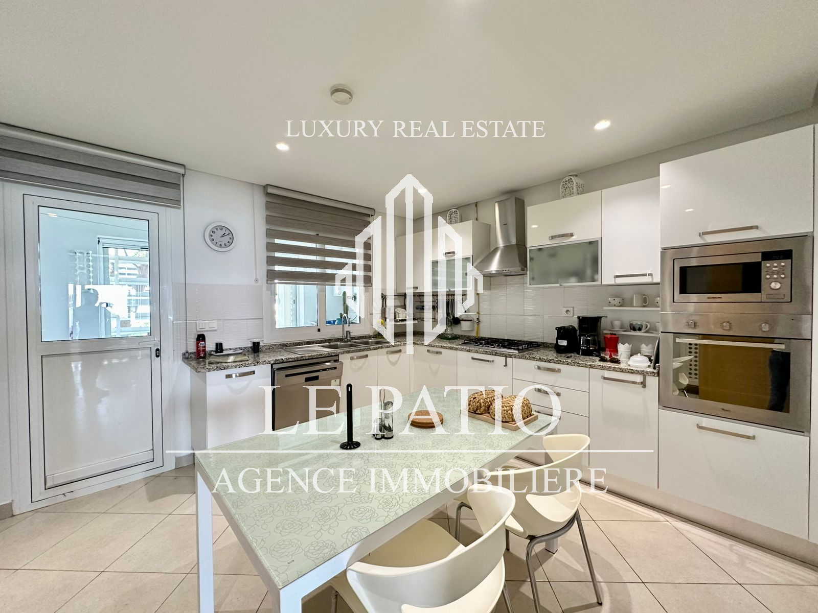 La Marsa Gammart Location Appart. 4 pices Appart s3 meuble vue sur mer marina gammarth