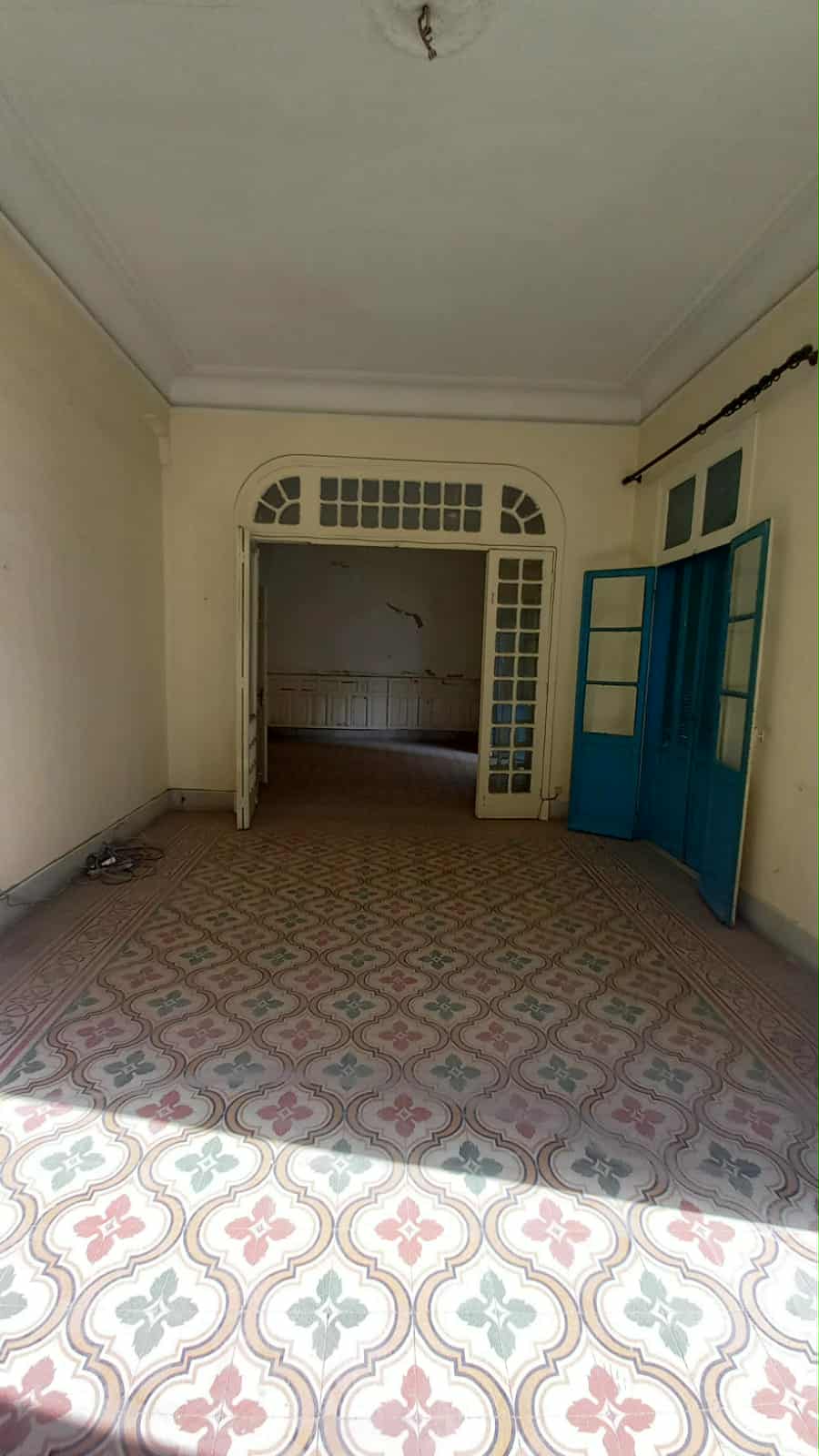 Bab Bhar Republique Vente Appart. 5 pices+ Av s7 tunis
