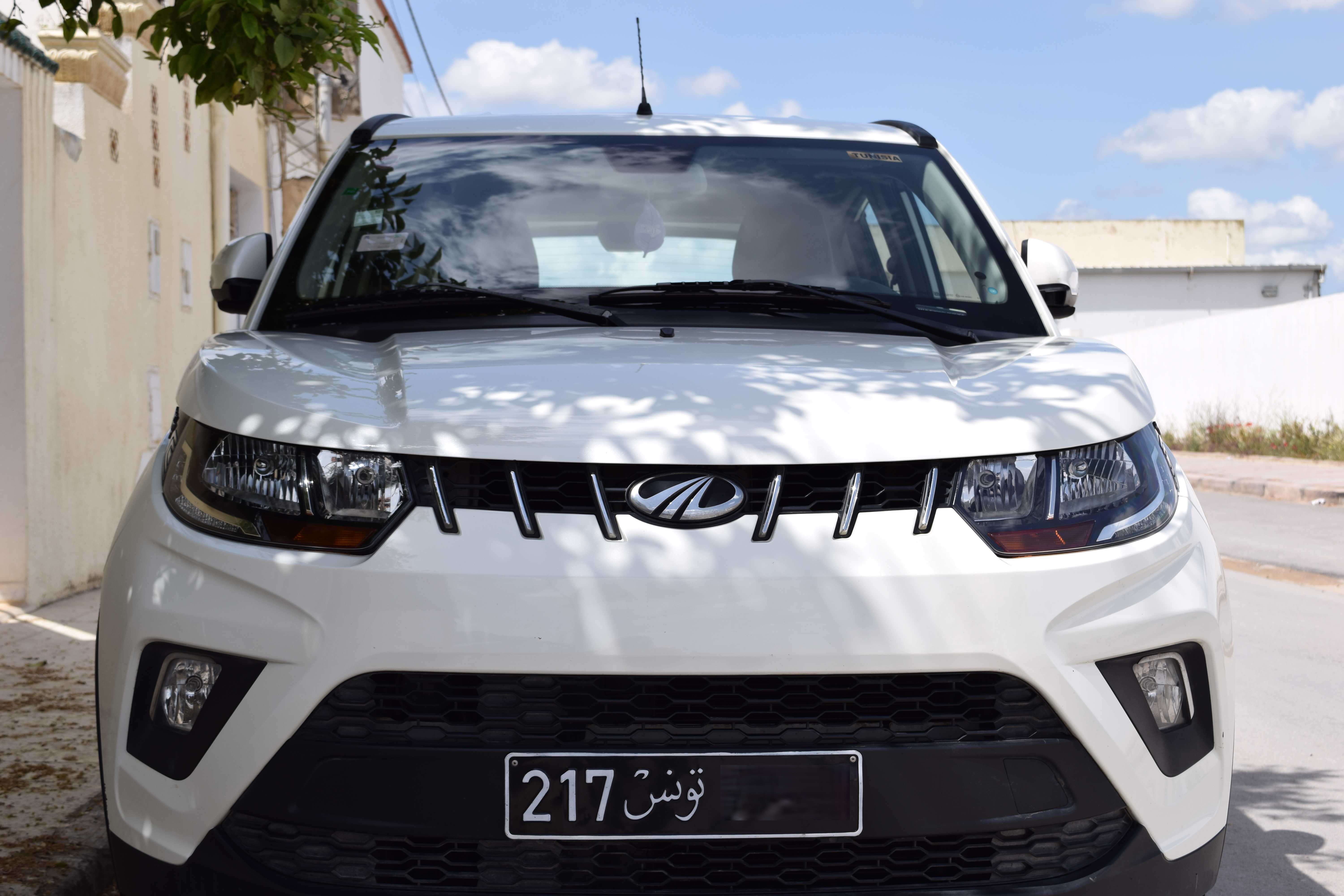 Mornaguia Mornaguia Mahindra Autre Modle Mahindra kuv100 k8 tout option