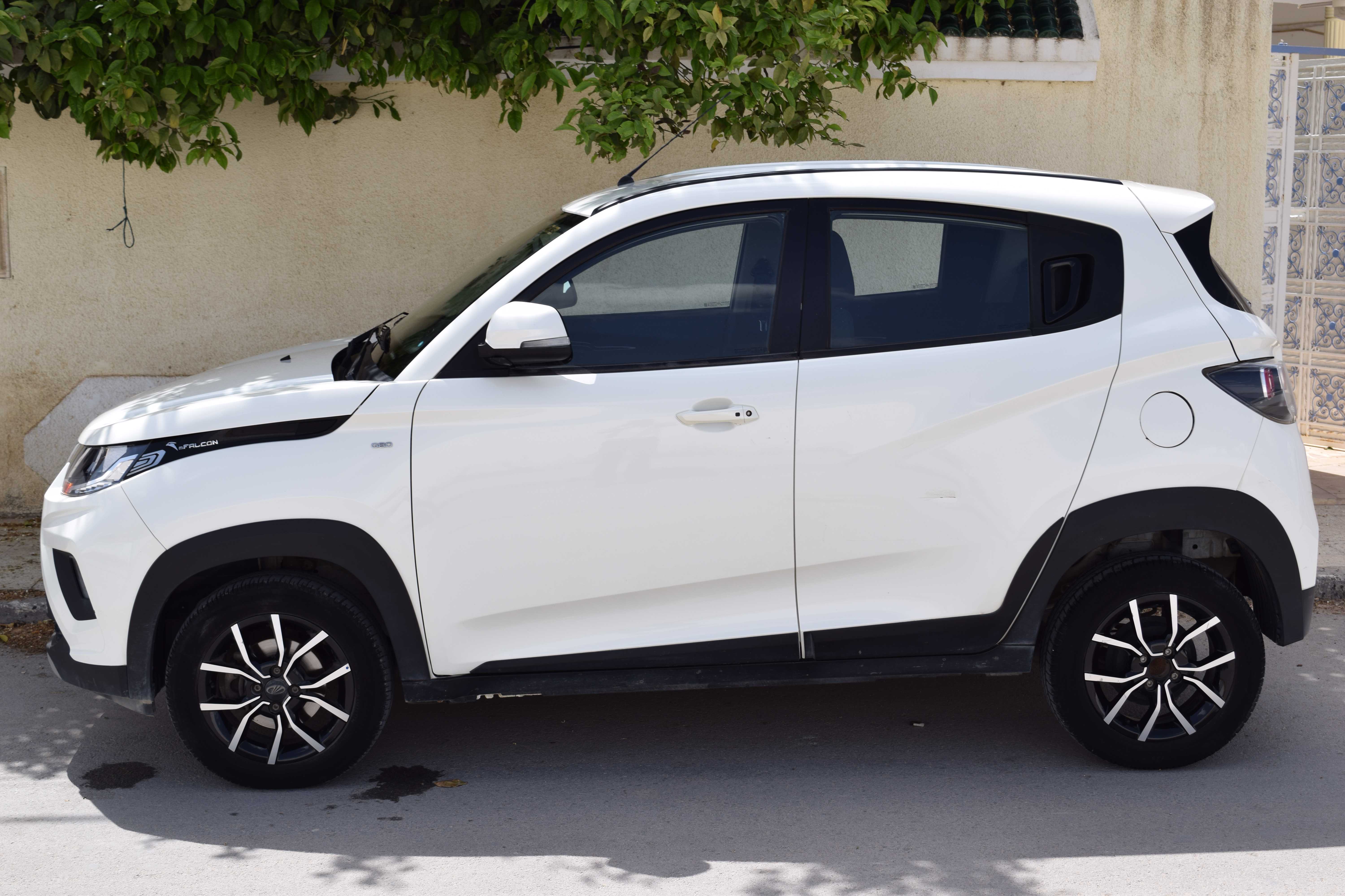 Mornaguia Mornaguia Mahindra Autre Modle Mahindra kuv100 k8 tout option