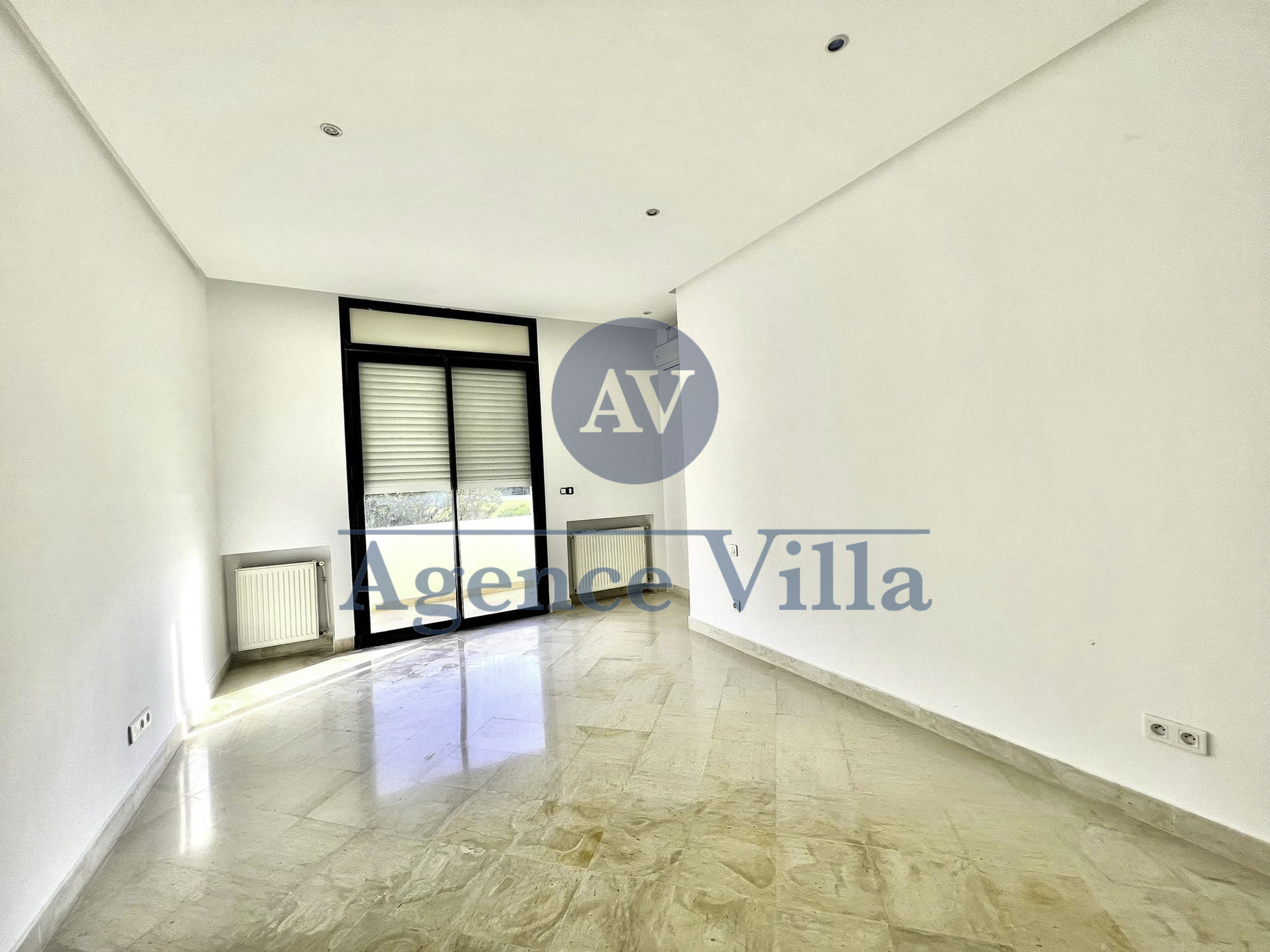 La Marsa&nbsp;Gammart&nbsp;Location&nbsp;Maisons&nbsp;Une villa s5 � gammarth touristique avec piscine