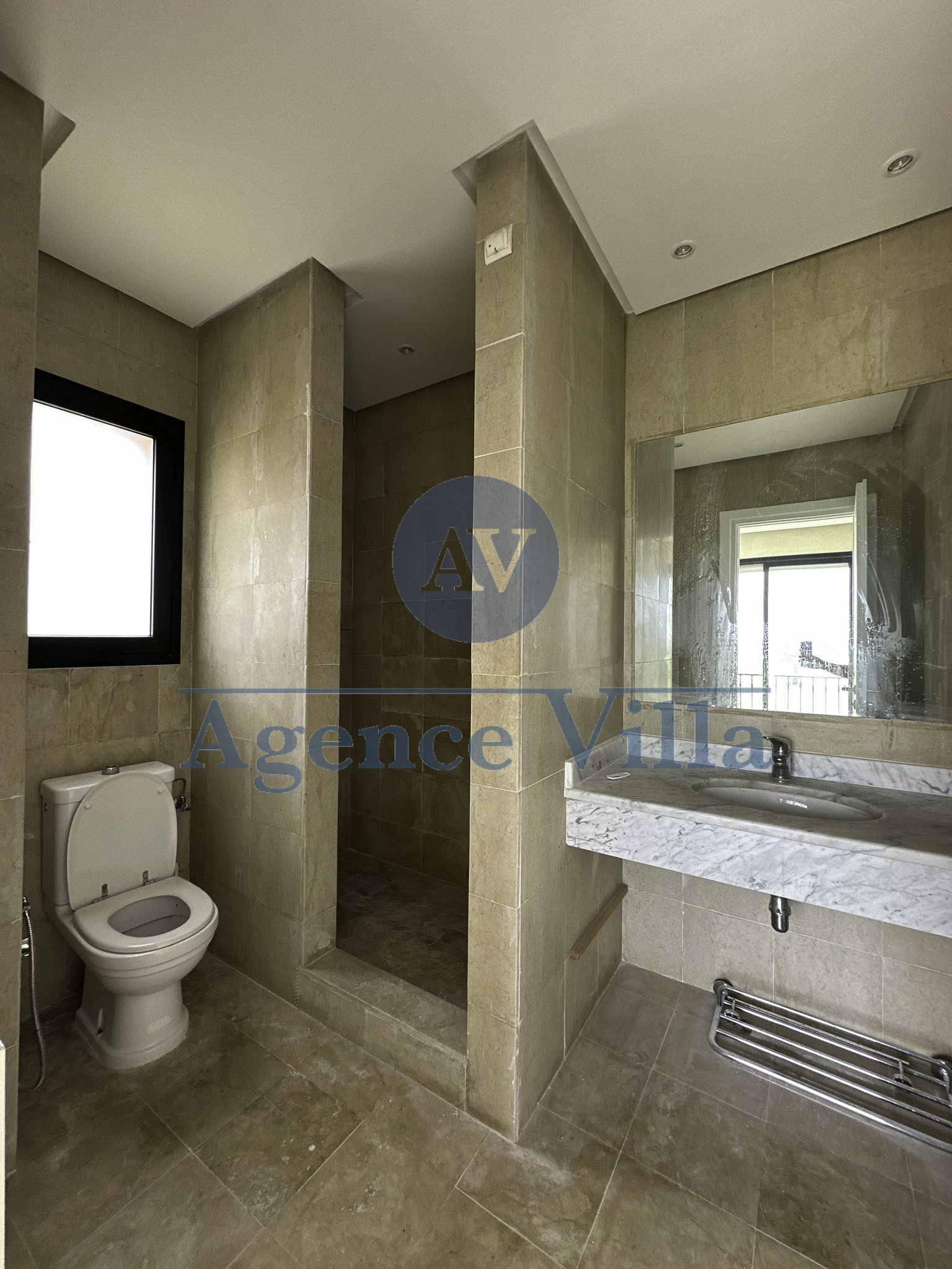 La Marsa&nbsp;Gammart&nbsp;Location&nbsp;Maisons&nbsp;Une villa s5 � gammarth touristique avec piscine