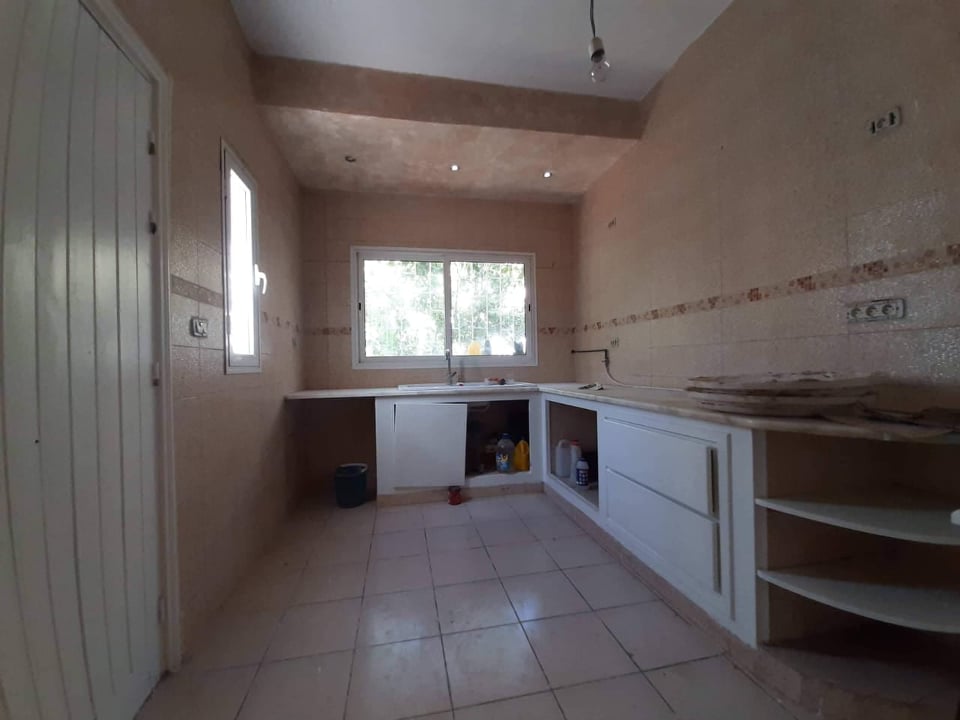 Ariana Ville Cite Ennouzha Vente Appart. 4 pices Joli villa  cit ennouzha ariana
