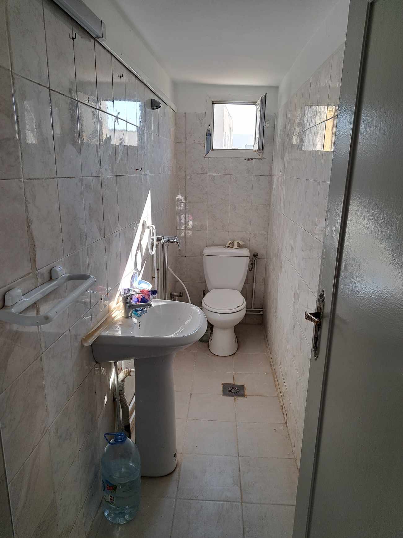 Ariana Ville&nbsp;Ariana&nbsp;Vente&nbsp;Appart. 3 pi�ces&nbsp;2 appartement et une boutique � ariana ville