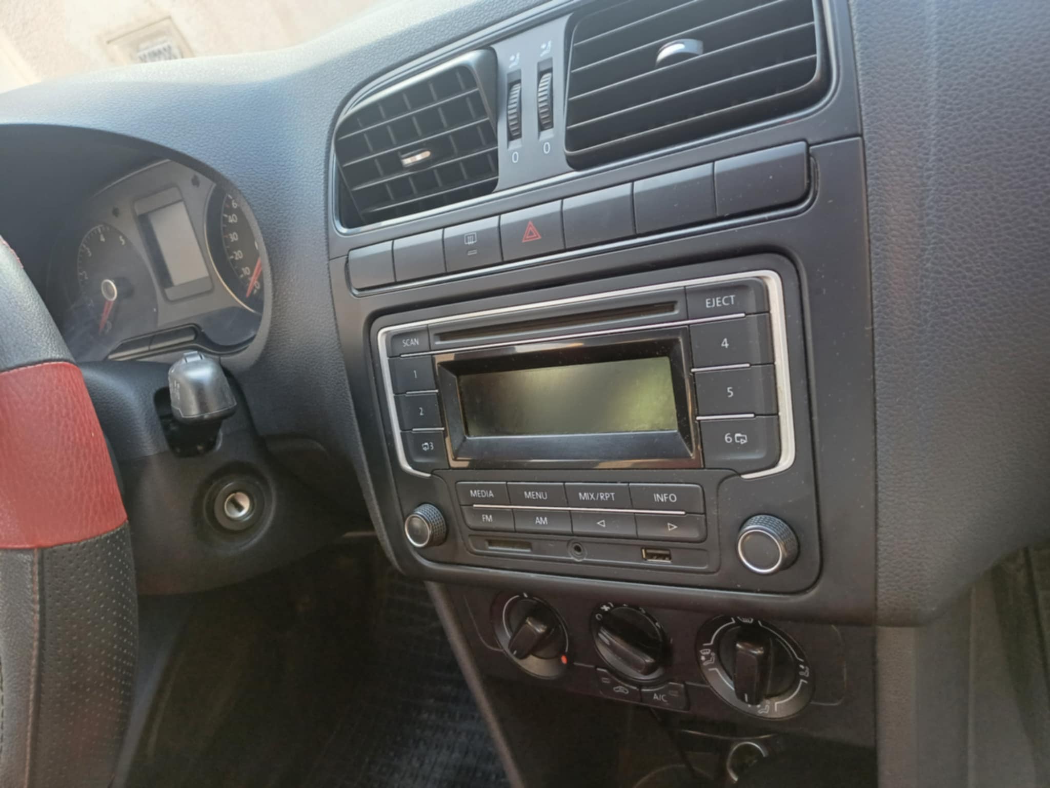 Raoued Cite Ennkhilet Volkswagen Polo 7 Polo sedan fin 2015 1iere main 45k km