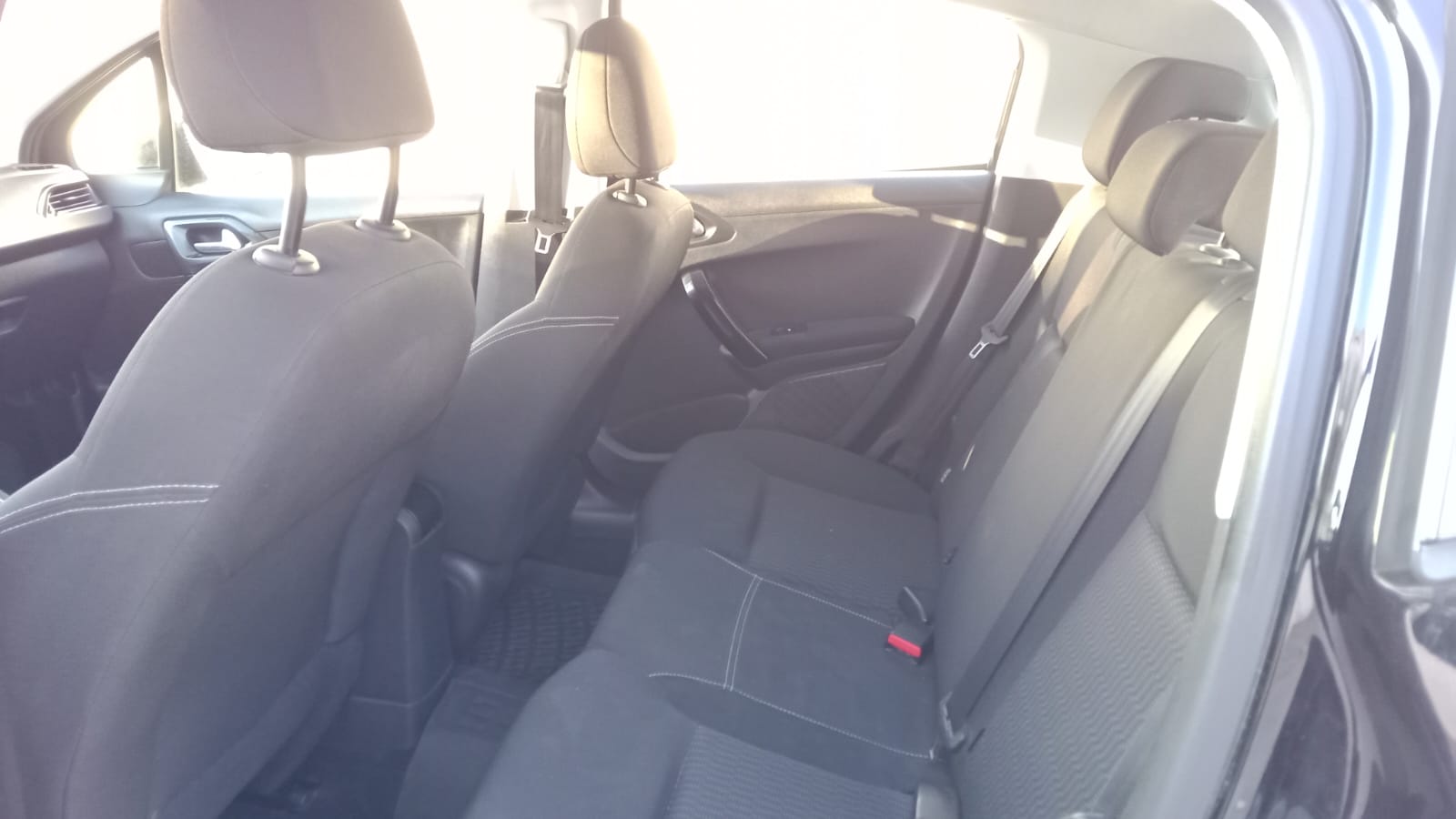 Peugeot 208