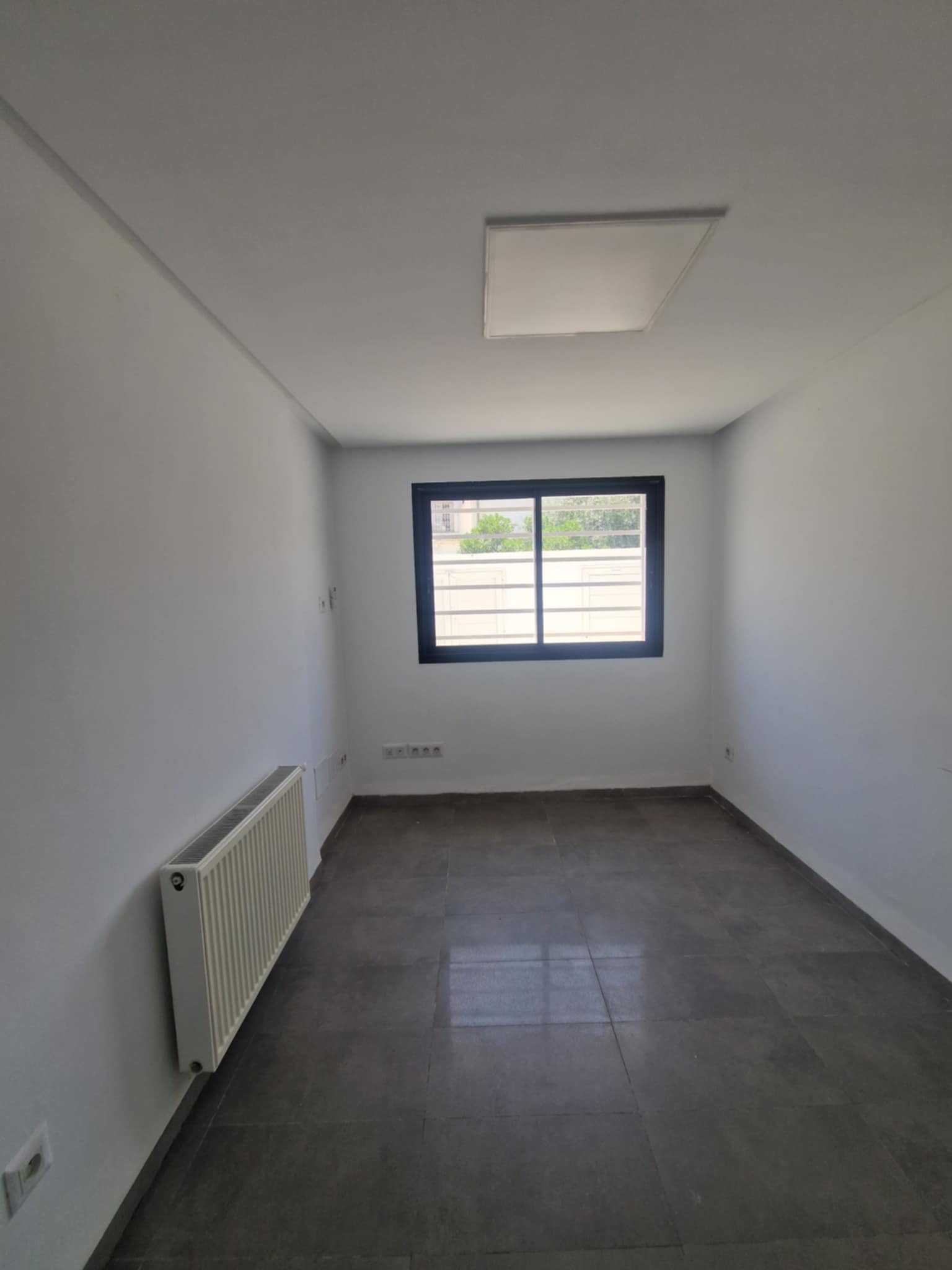 Mannouba La Mannouba Bureaux & Commerces Bureau Cabinet  h1 dans un centre mdical  manouba