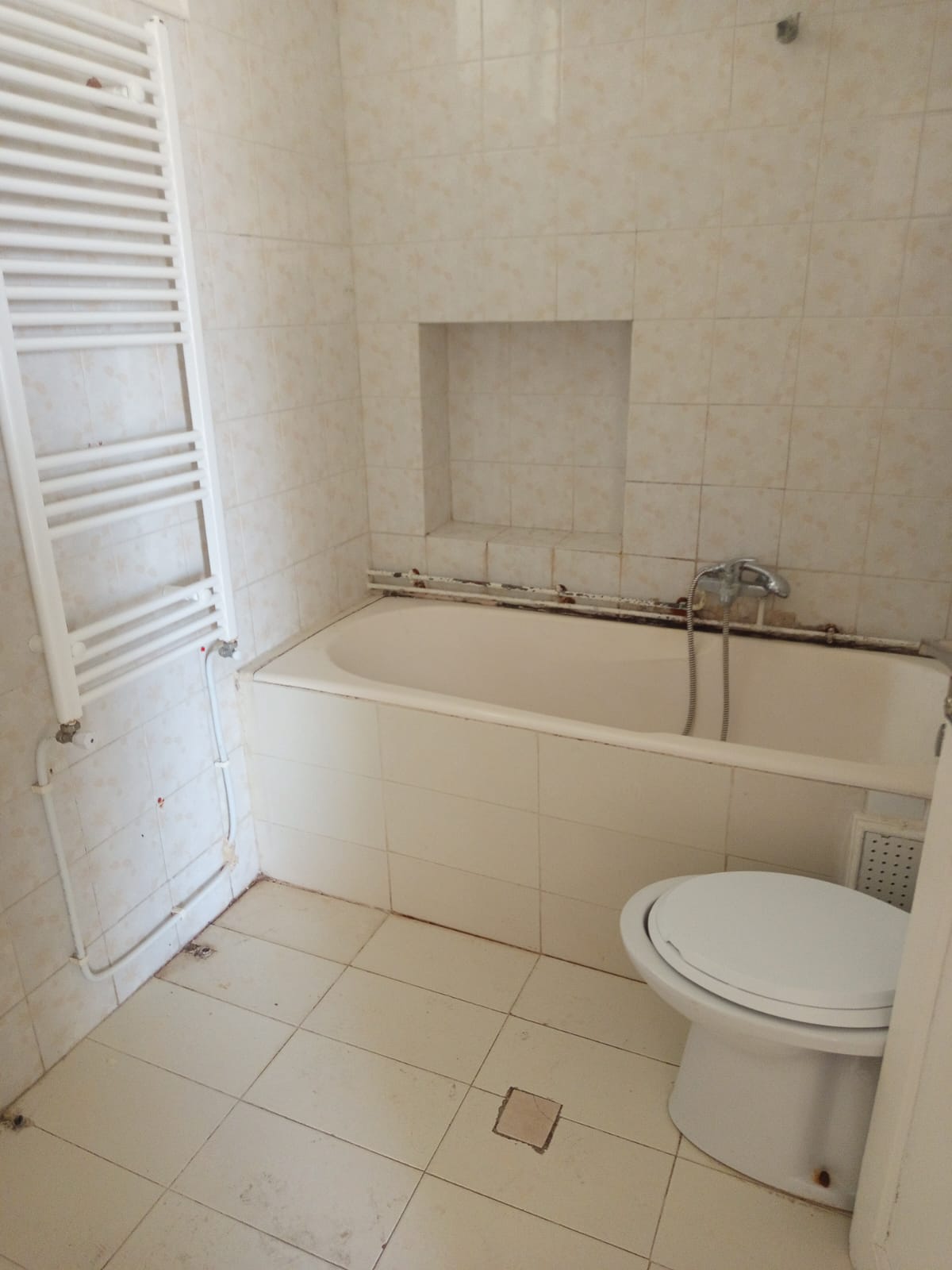 El Menzah El Manar 1 Location Appart. 2 pices Lumineux studio s1  manar1