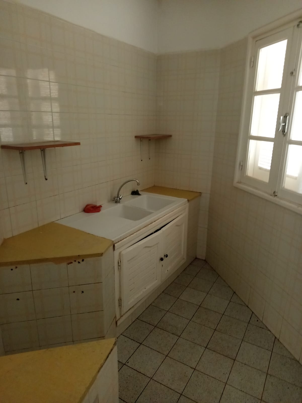 El Menzah El Manar 1 Location Appart. 2 pices Lumineux studio s1  manar1
