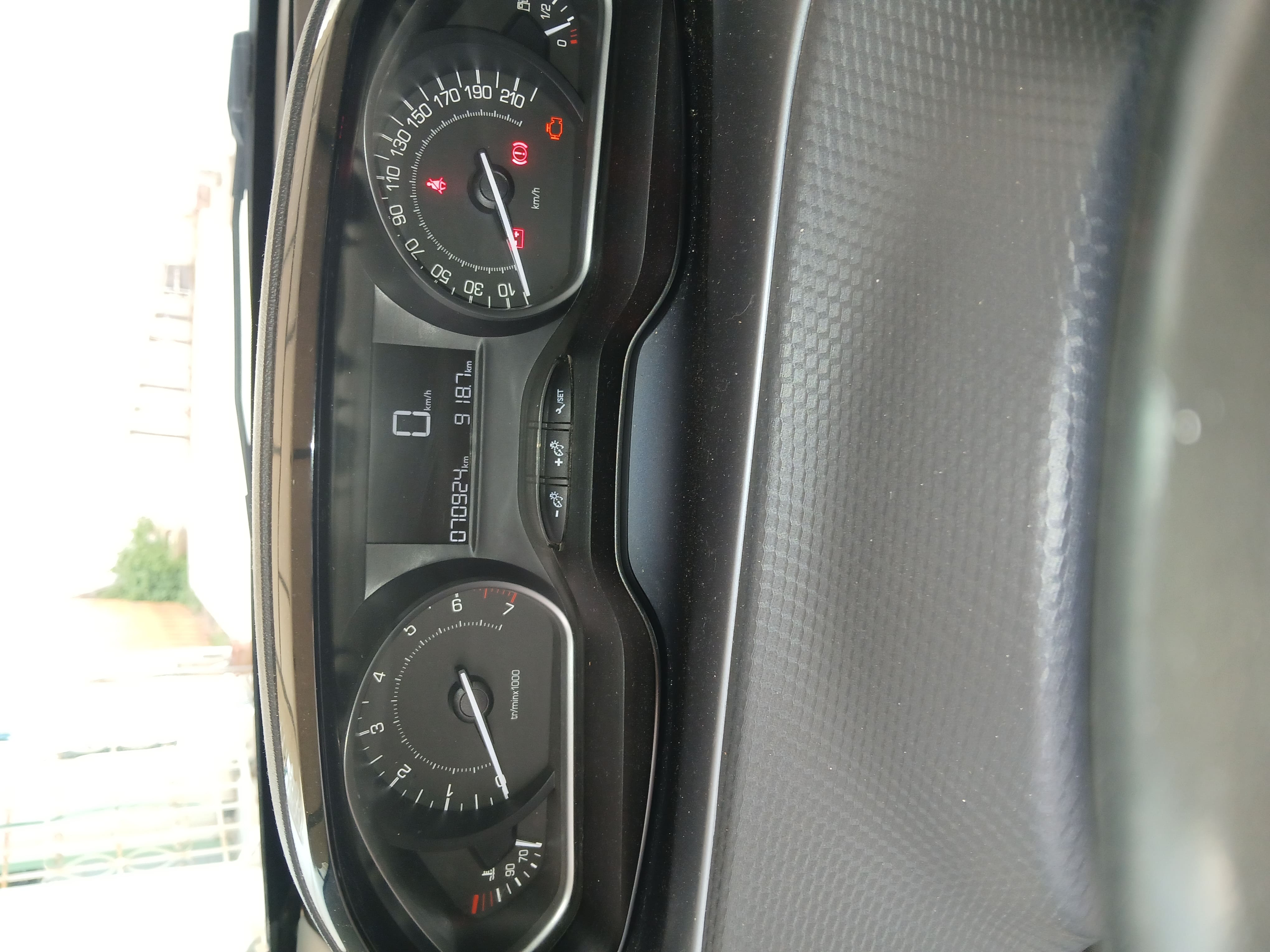 Peugeot 208