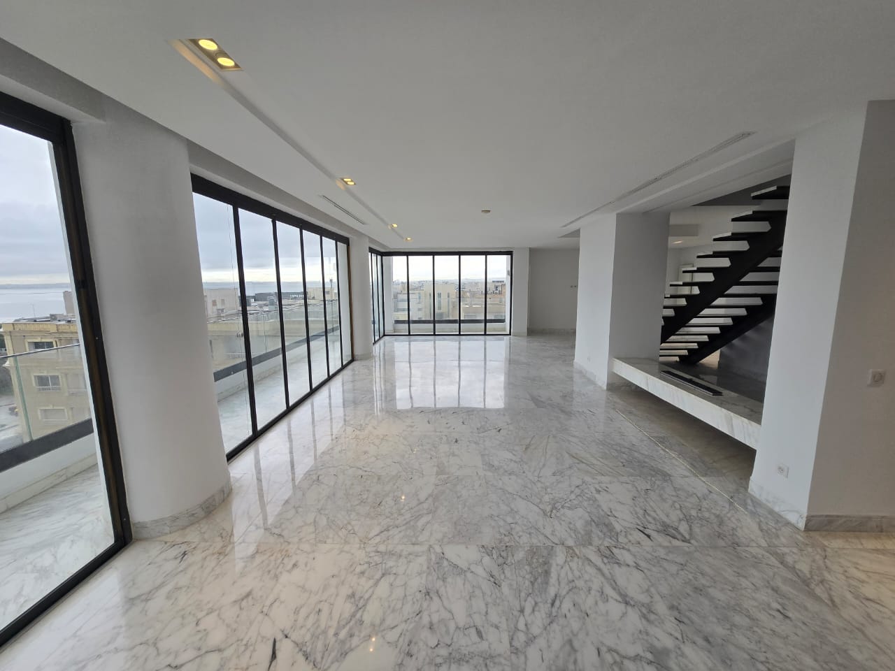 La Marsa&nbsp;Berge Du Lac&nbsp;Location&nbsp;Duplex&nbsp;Duplex s4 avec vue lac imprenable