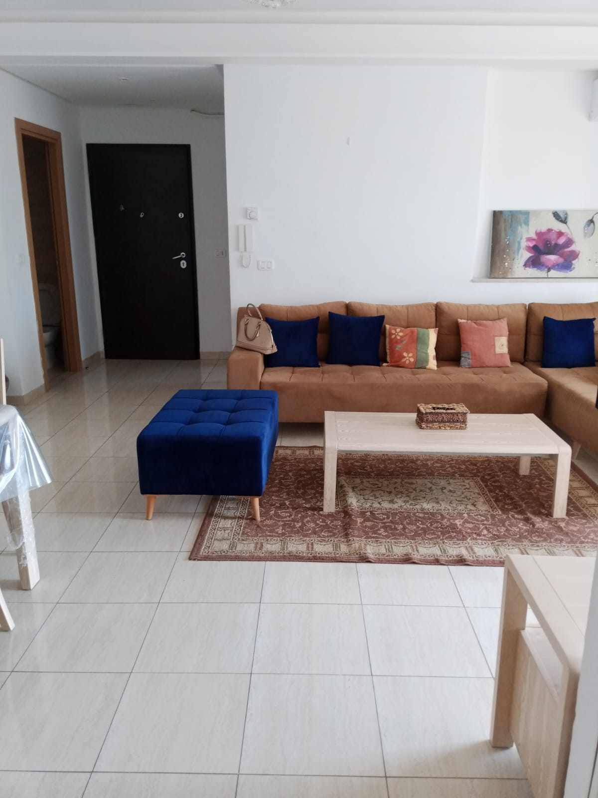 La Soukra&nbsp;La Soukra&nbsp;Location&nbsp;Appart. 4 pi�ces&nbsp;S3 meubk� � cit� wahatt