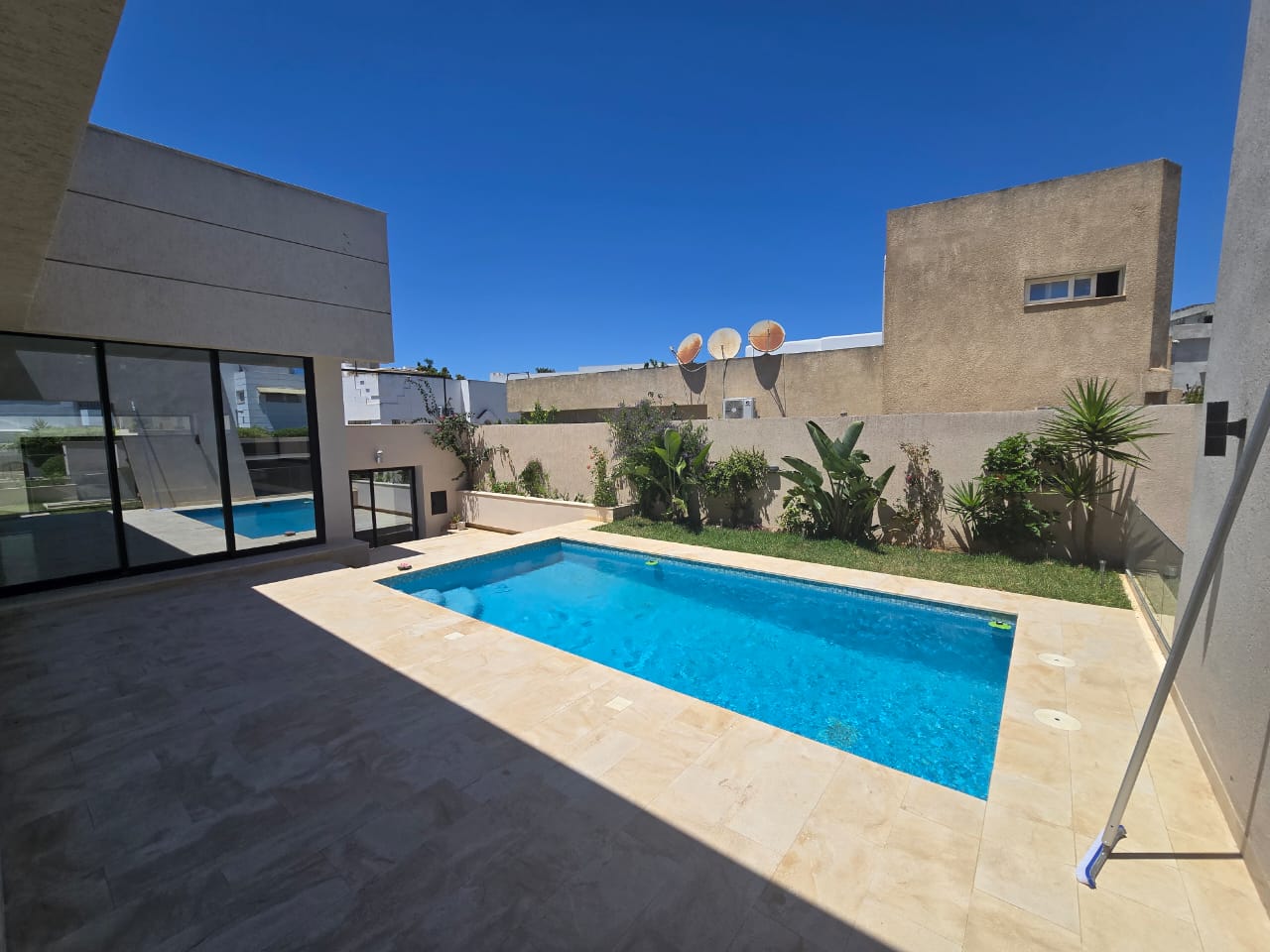 Ain Zaghouan Jardins de Carthage Location Maisons Villa luxe piscine au jardins de carthage