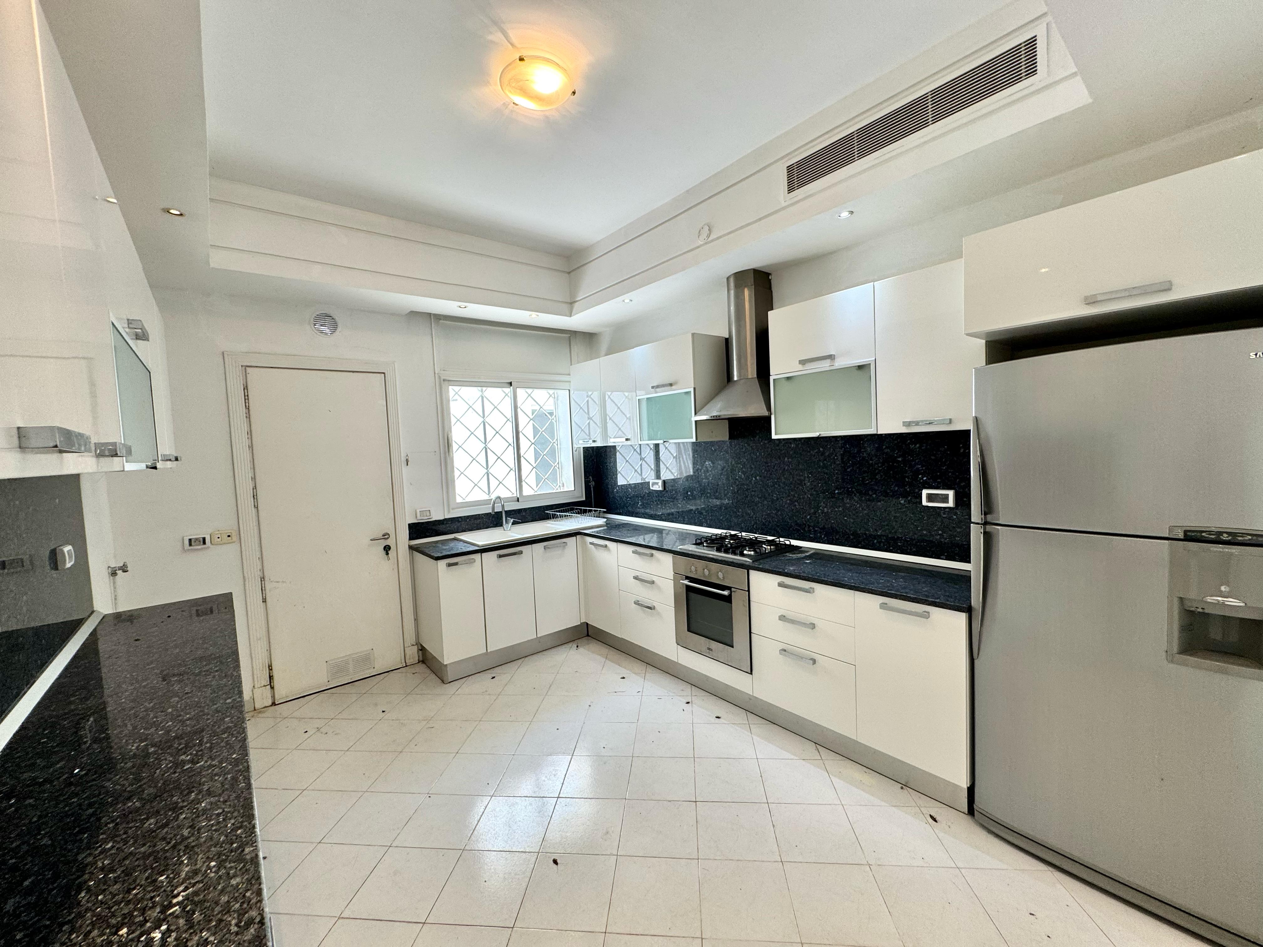 La Marsa&nbsp;Gammart&nbsp;Location&nbsp;Maisons&nbsp;Villa �l�gante avec piscine � gammarth