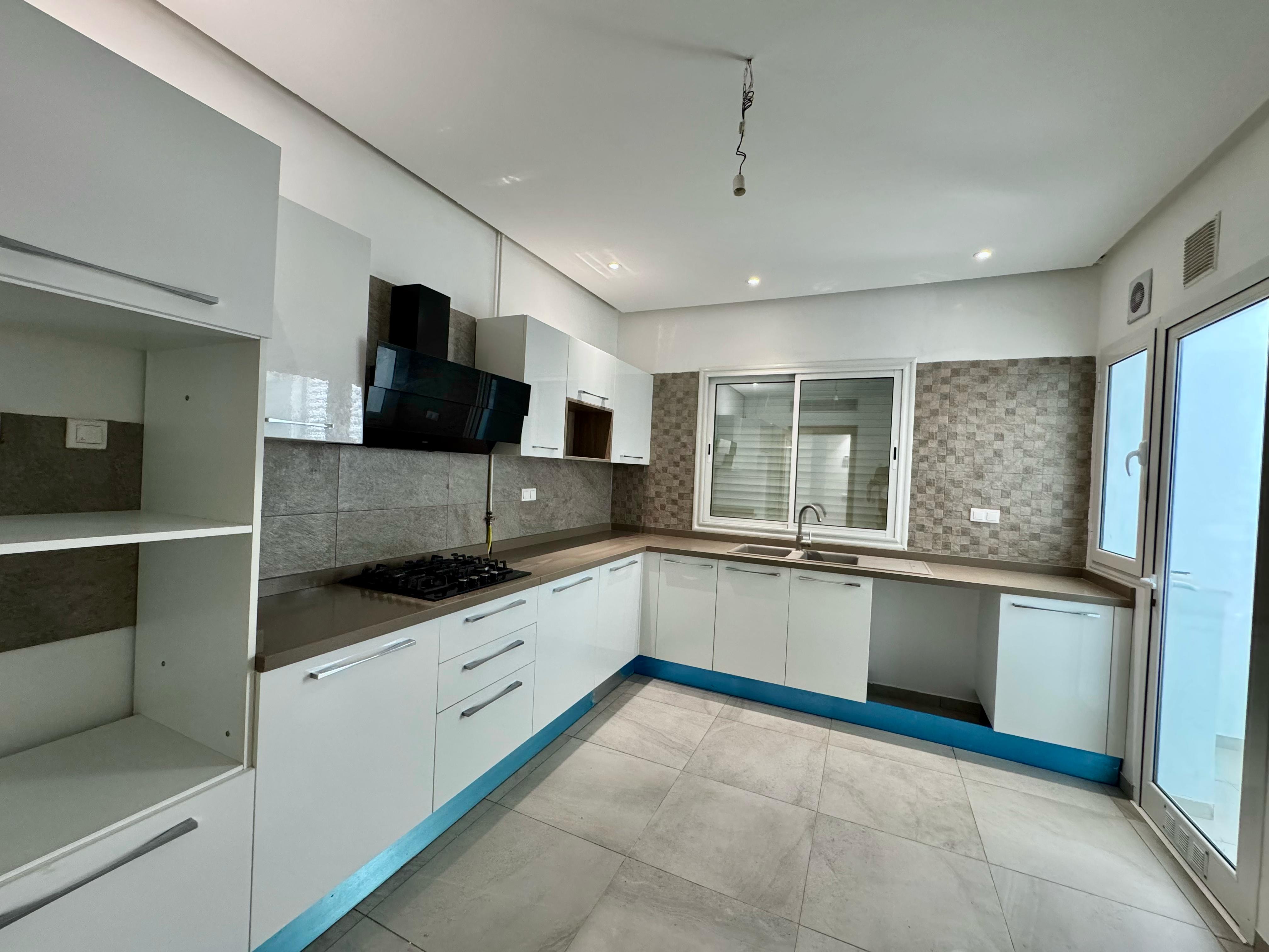 La Marsa&nbsp;Gammart&nbsp;Location&nbsp;Appart. 4 pi�ces&nbsp;S3 haut standing  � gammarth