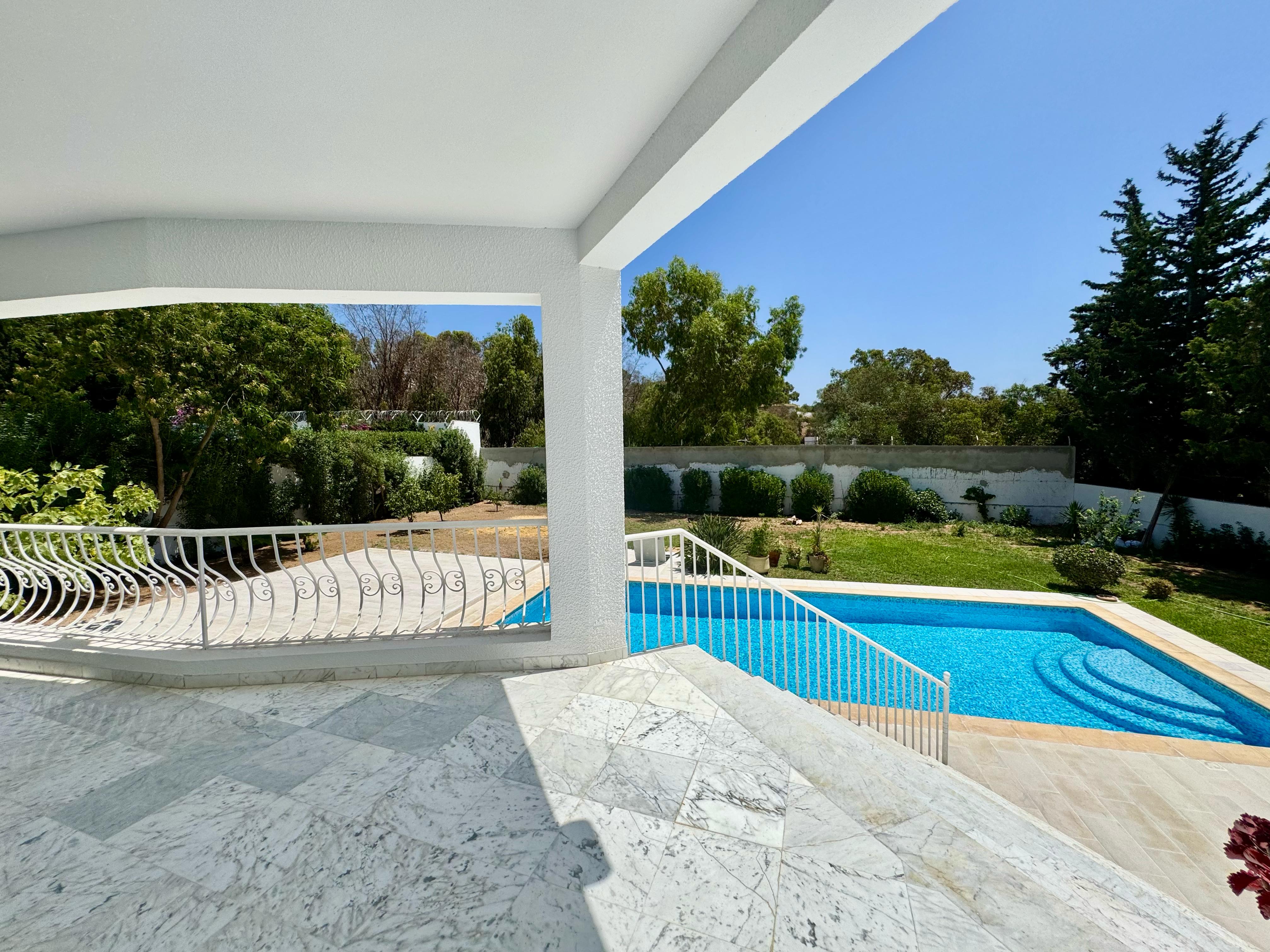 La Marsa&nbsp;Gammart&nbsp;Location&nbsp;Maisons&nbsp;Villa haut standing avec piscine � gammarth