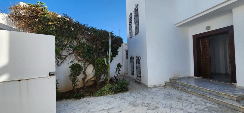 La Marsa&nbsp;Gammart&nbsp;Location&nbsp;Maisons&nbsp;Villa s4 avec jardin � gammarth