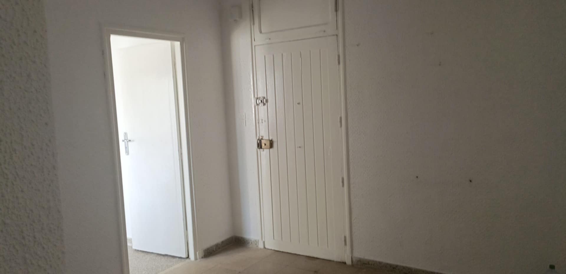 Ezzouhour (Tunis) Cite Ezzouhour Vente Appart. 2 pices Tres bonne occasion appartement s2