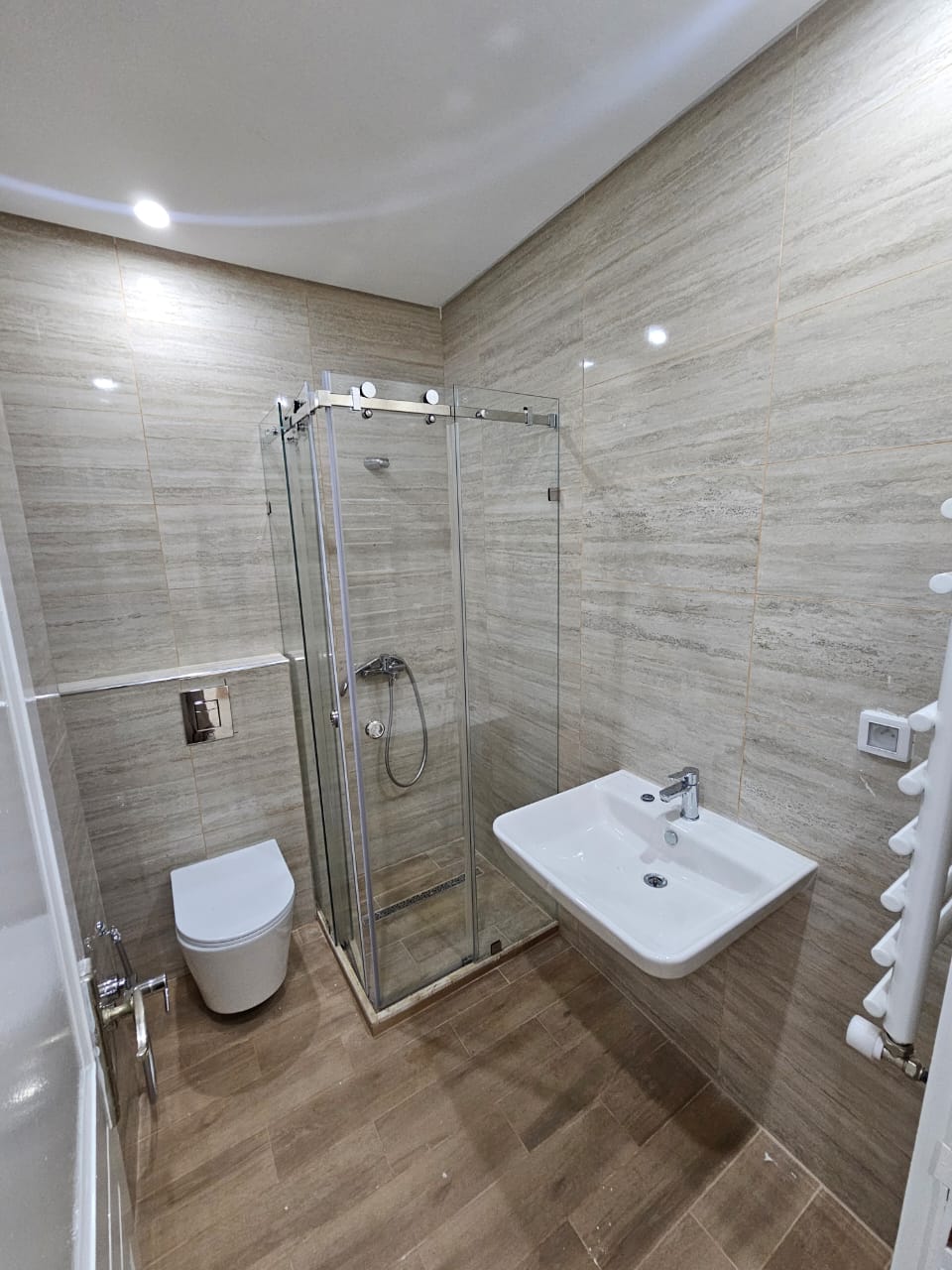 La Marsa El Aouina Location Appart. 4 pices S plus quatre bien orient jardins de l'aouina