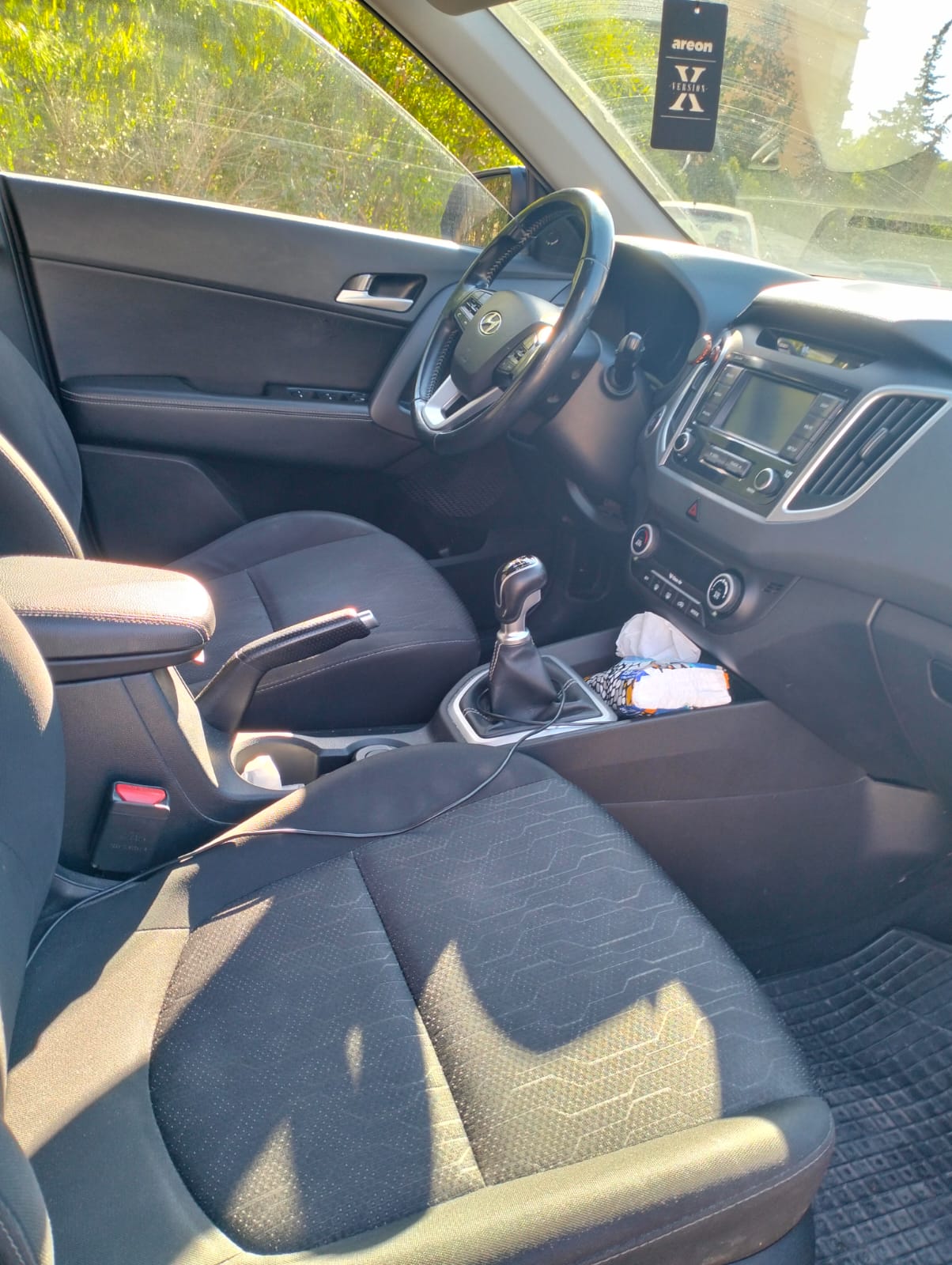 Ariana Ville Cite Ennasr 2 Hyundai Autre Modle Hyundai creta 2019 90000 km 7cv bvm