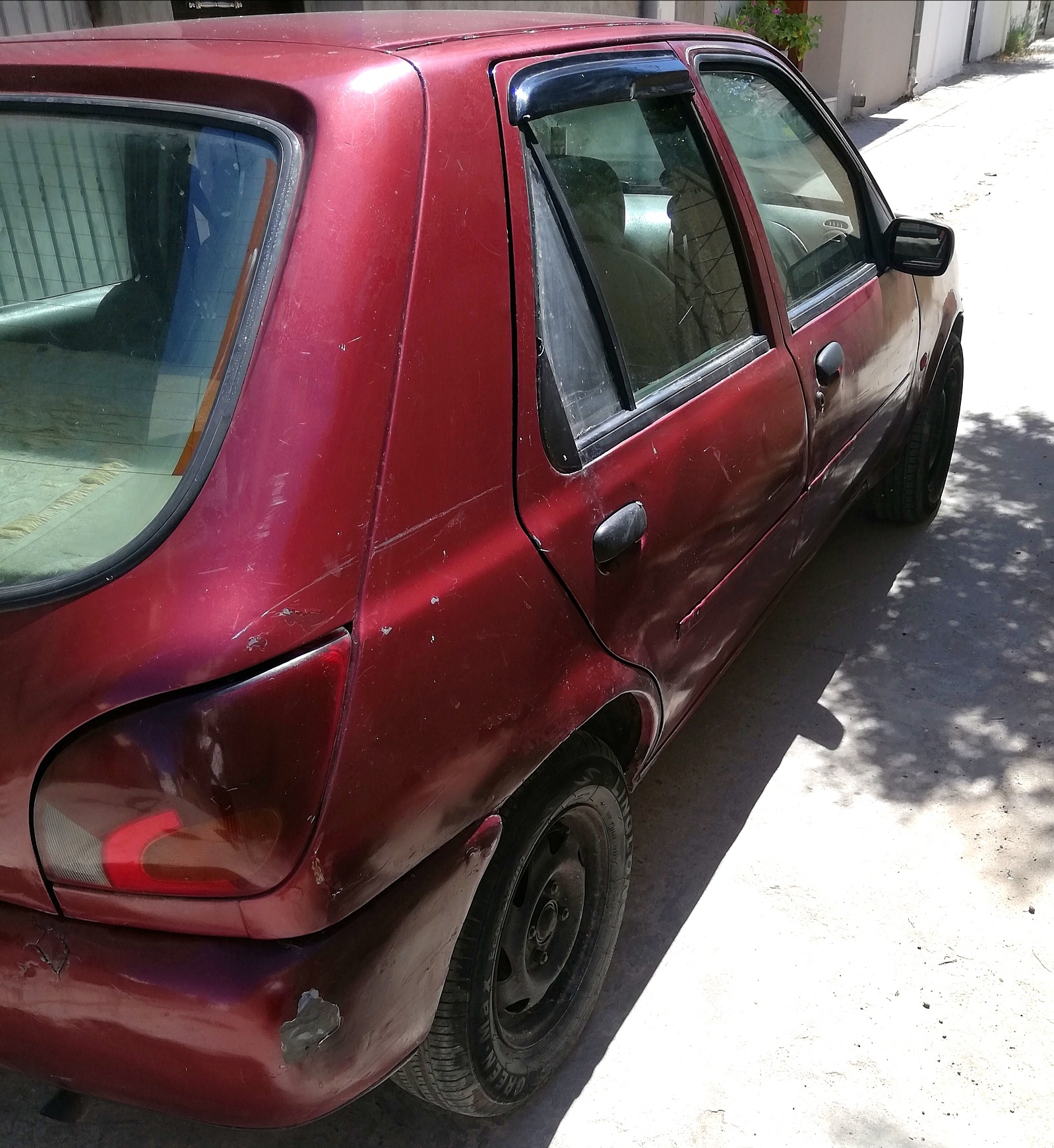 Sidi El Bechir Monfleury Ford Fiesta Voiture bon tat