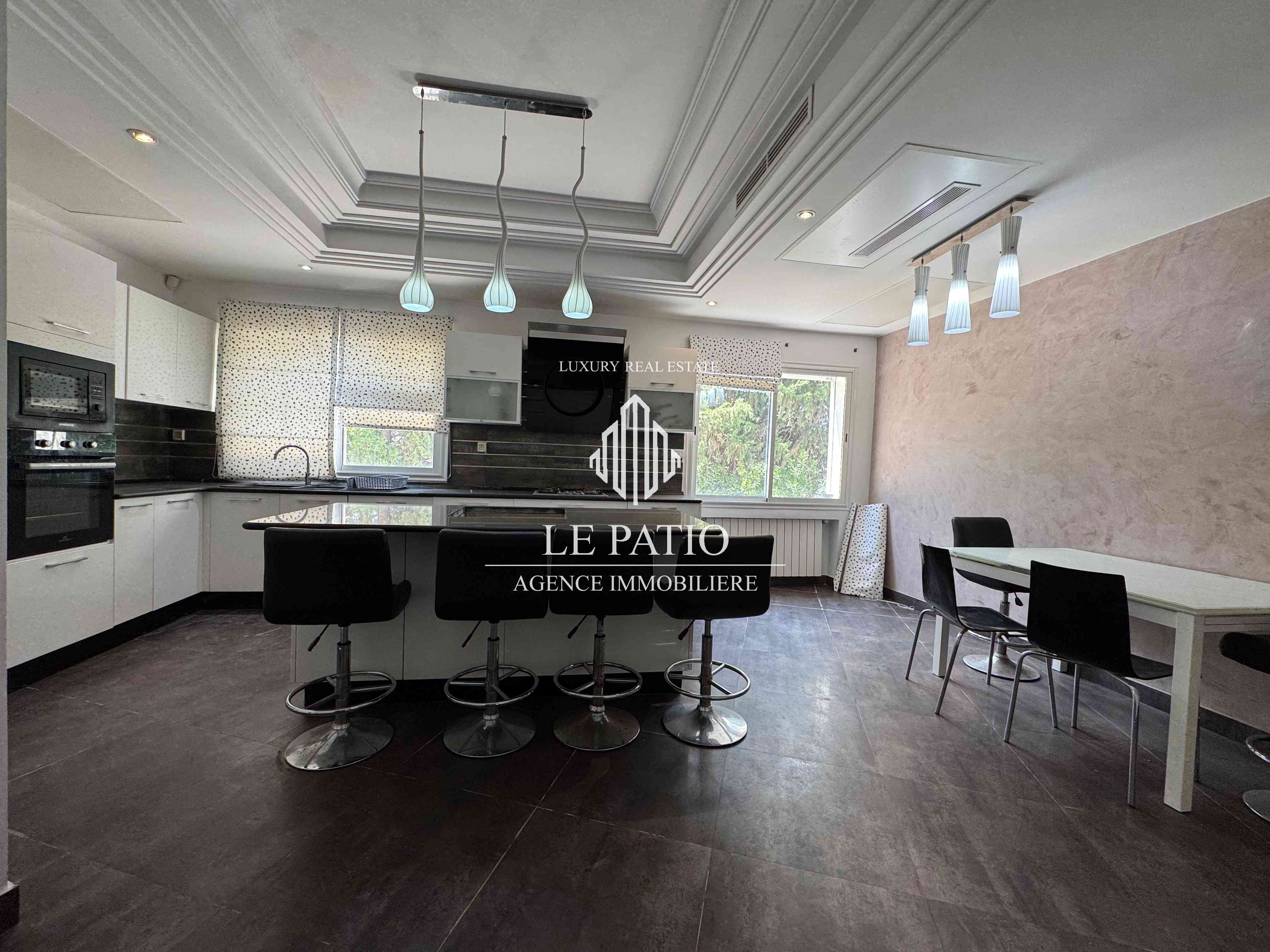 La Marsa&nbsp;Gammart&nbsp;Location&nbsp;Maisons&nbsp;Villa s5 a gammarth avec piscine