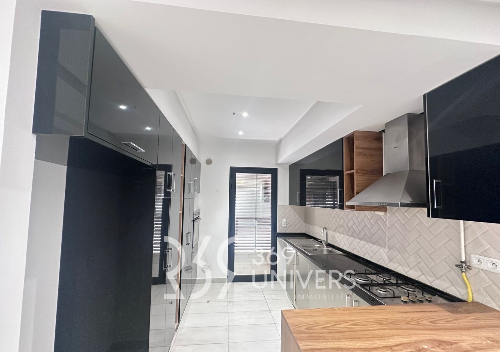 Ain Zaghouan Jardins de Carthage Location Appart. 3 pices Appartement avec balcon aux jdc ref ra151