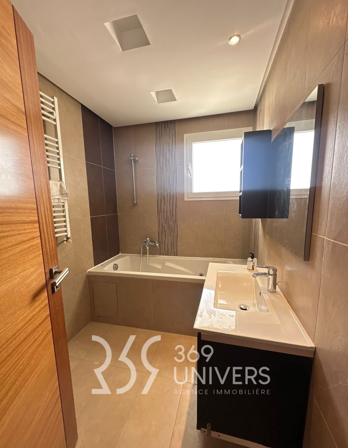 La Marsa&nbsp;Cite El Khalil&nbsp;Location&nbsp;Appart. 2 pi�ces&nbsp;Appartement avec balcon � la marsa ref ra153