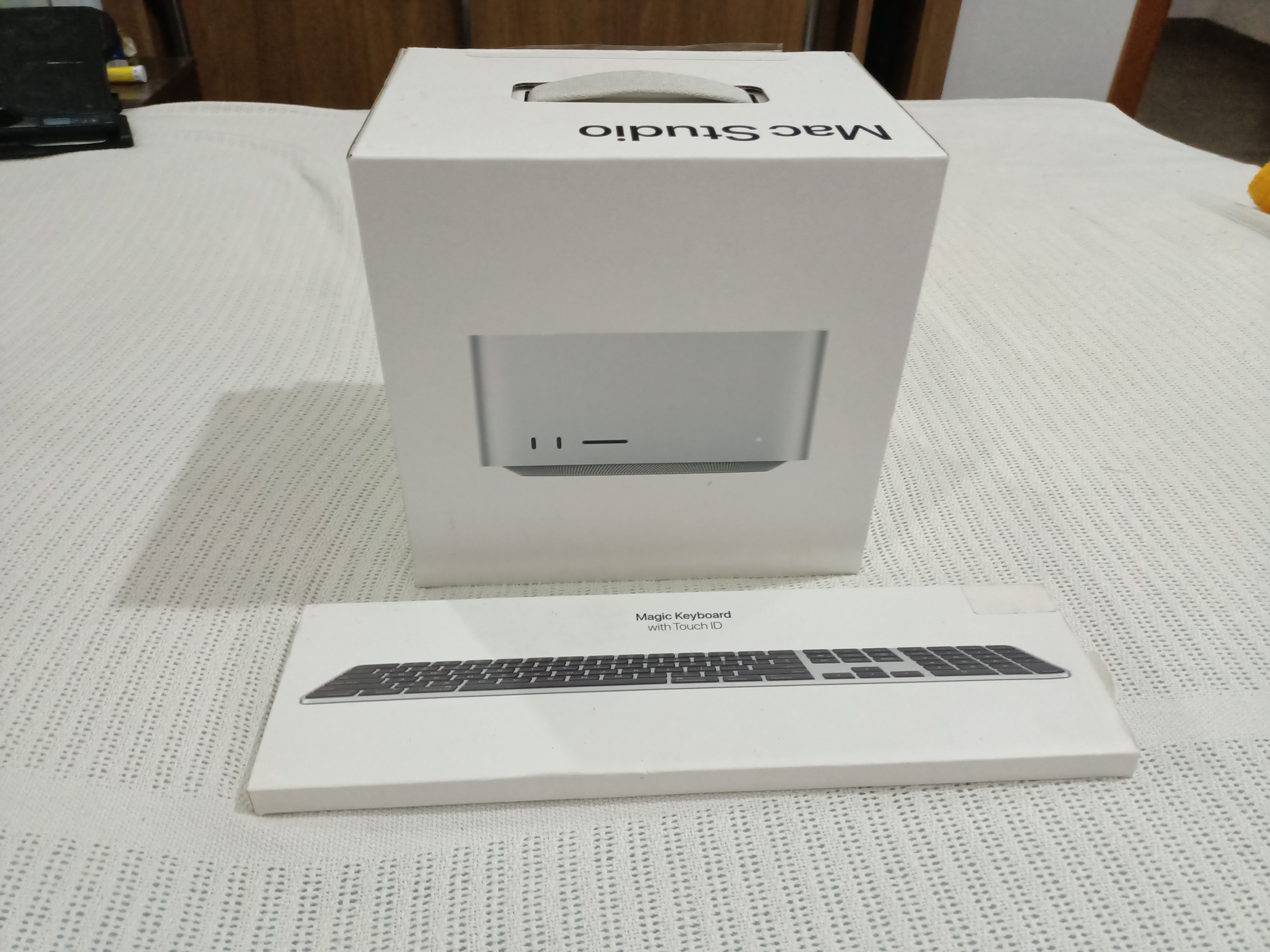 El Hrairia Ezzahrouni Ordin. familial Autre Mac studio m1 max with magic keyboard touch id