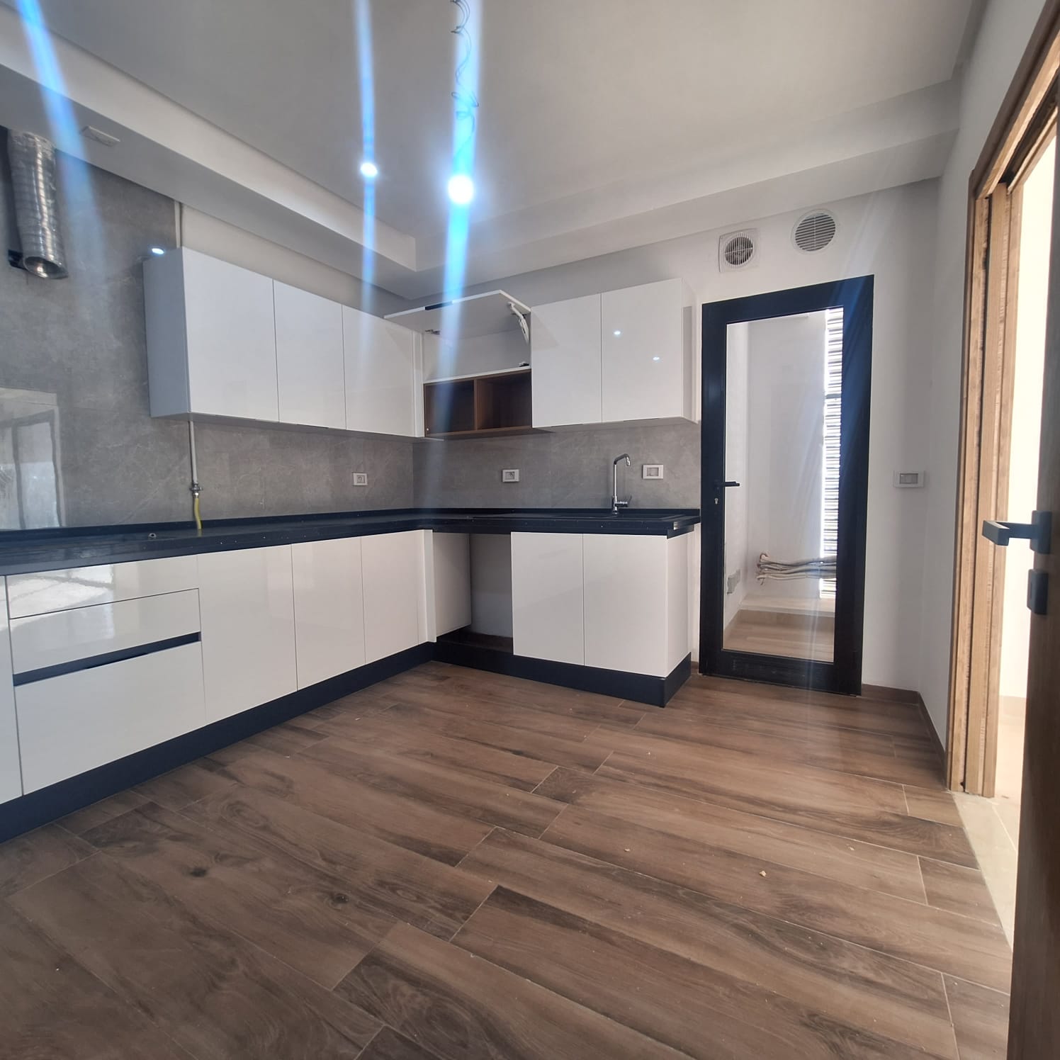 Ain Zaghouan&nbsp;Jardins de Carthage&nbsp;Location&nbsp;Appart. 4 pi�ces&nbsp;Chic s3 au jardins de carthage