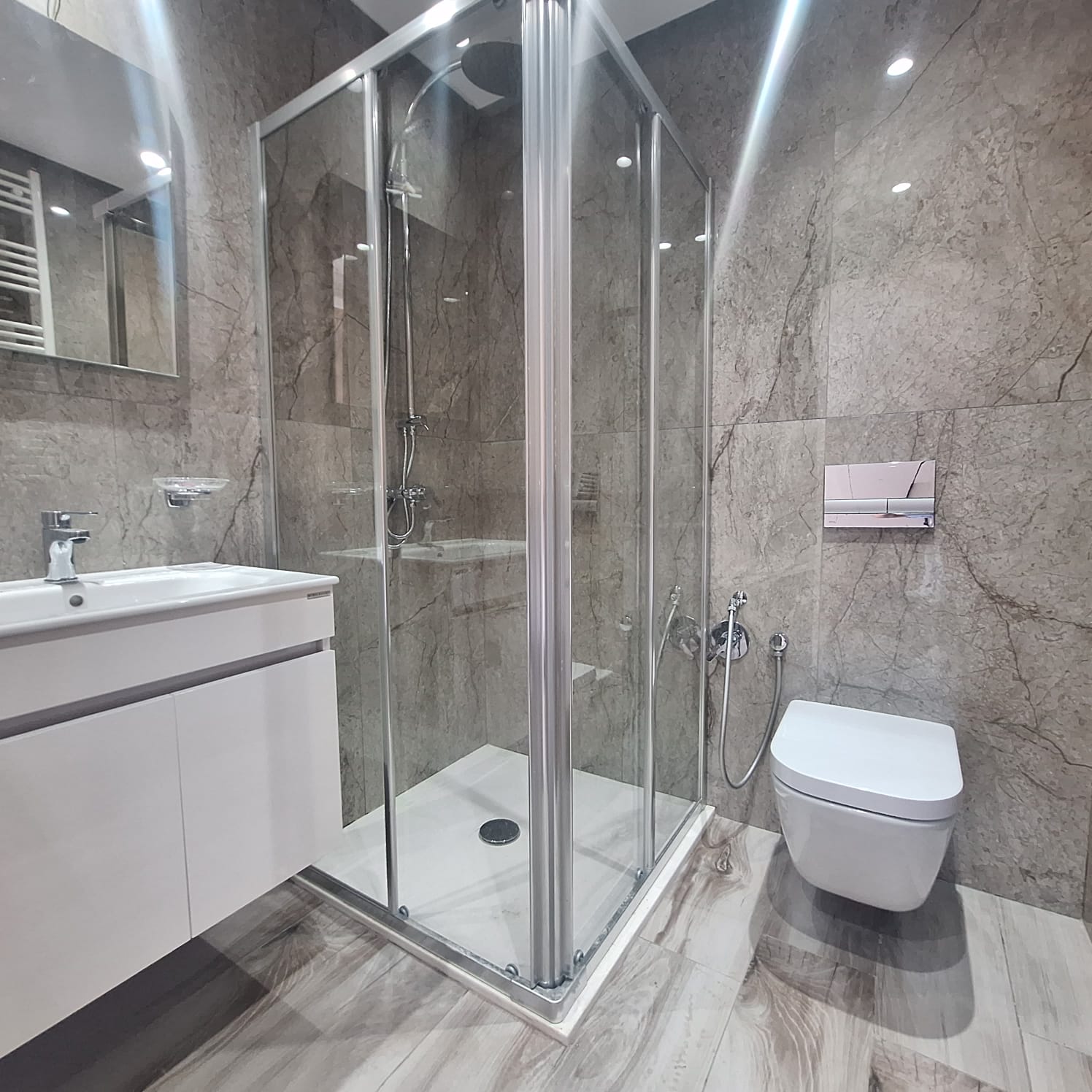 Ain Zaghouan&nbsp;Jardins de Carthage&nbsp;Location&nbsp;Appart. 4 pi�ces&nbsp;Chic s3 au jardins de carthage