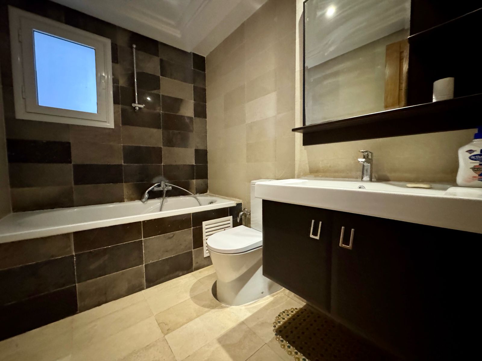 Ain Zaghouan&nbsp;Jardins de Carthage&nbsp;Location&nbsp;Appart. 4 pi�ces&nbsp;Appartement  s3 au jardins de carthage