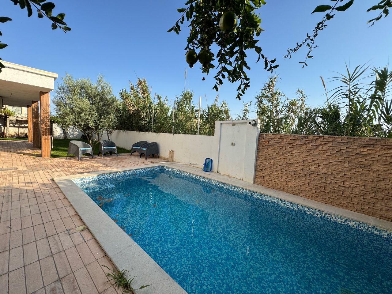 La Marsa&nbsp;Gammart&nbsp;Location&nbsp;Appart. 3 pi�ces&nbsp;Etage de villa avec piscine � gammarth