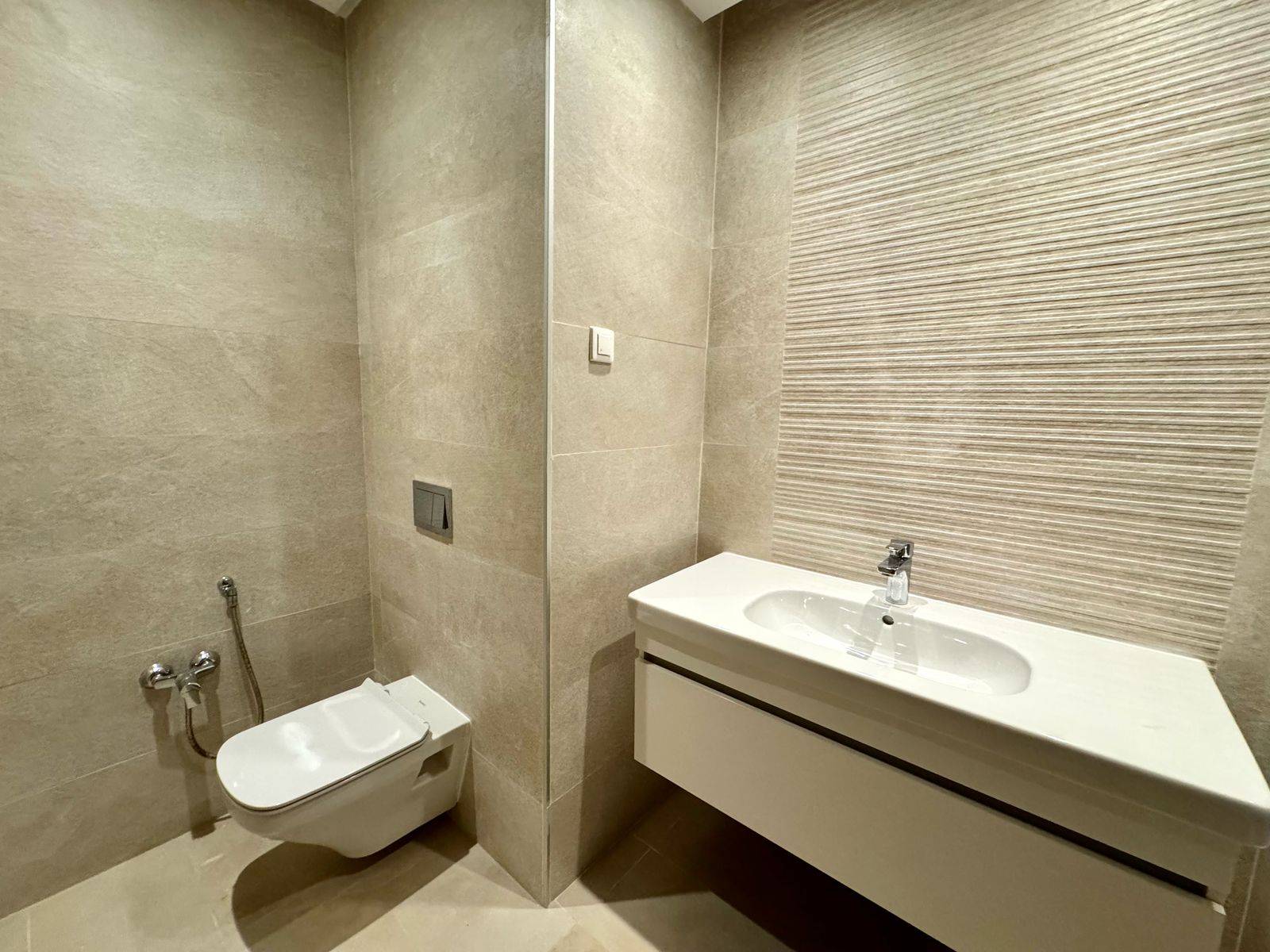 La Marsa&nbsp;Gammart&nbsp;Location&nbsp;Appart. 4 pi�ces&nbsp;Agr�able duplex s3 avec piscine � gammarth