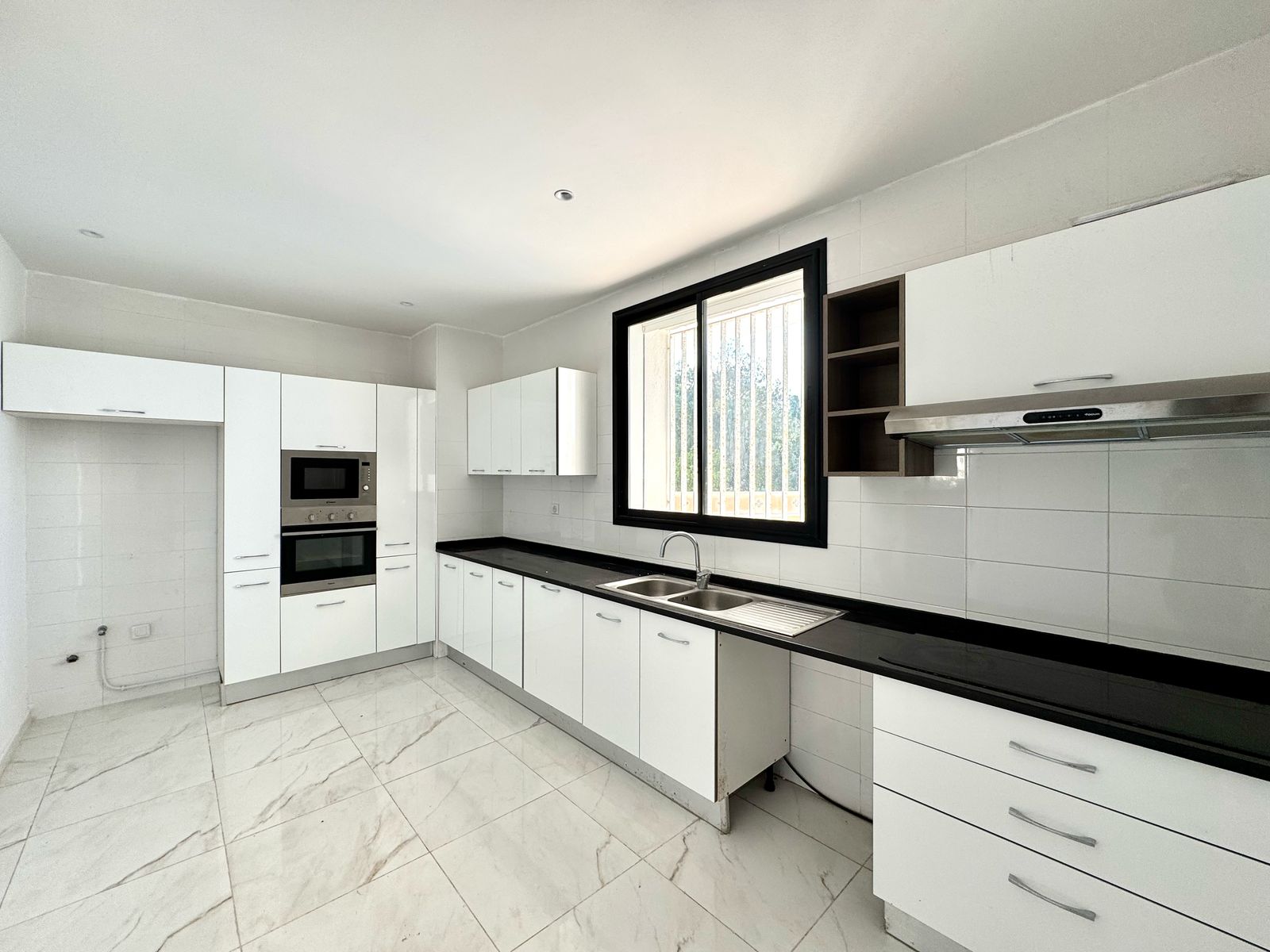 La Marsa&nbsp;Gammart&nbsp;Location&nbsp;Maisons&nbsp;Splendide villa avec piscine � gammarth