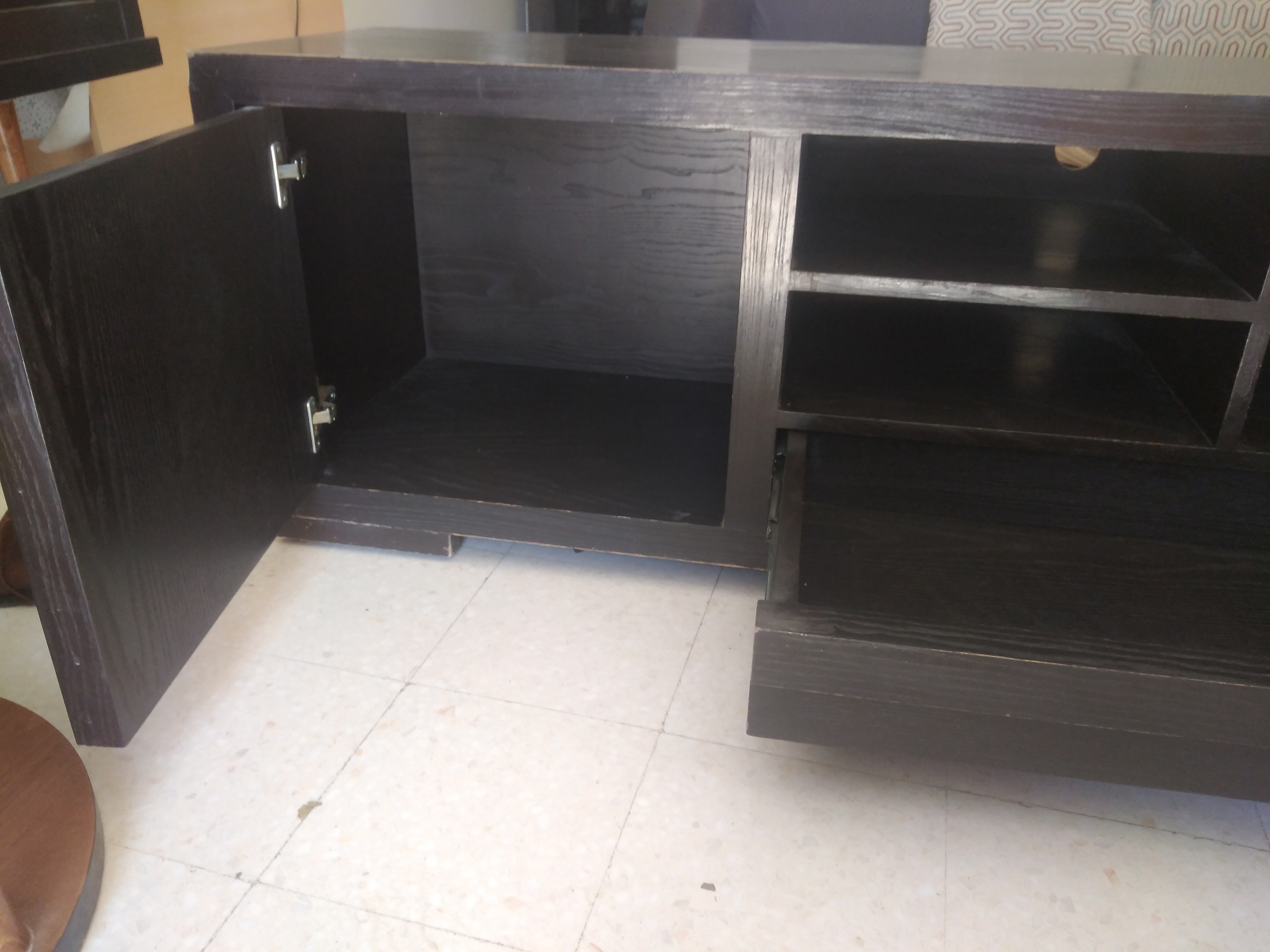 Ben Arous Ben Arous Objets de dcoration Dcoration intrieure Meuble tv en bois fonc  bon tat
