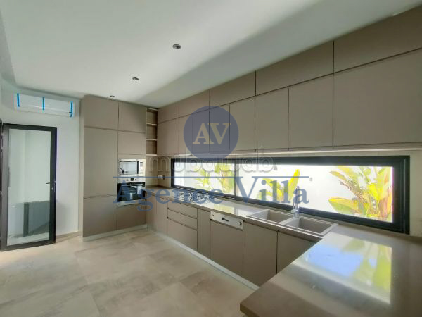 La Soukra&nbsp;La Soukra&nbsp;Location&nbsp;Maisons&nbsp;Une superbe villa � la soukra avec piscine