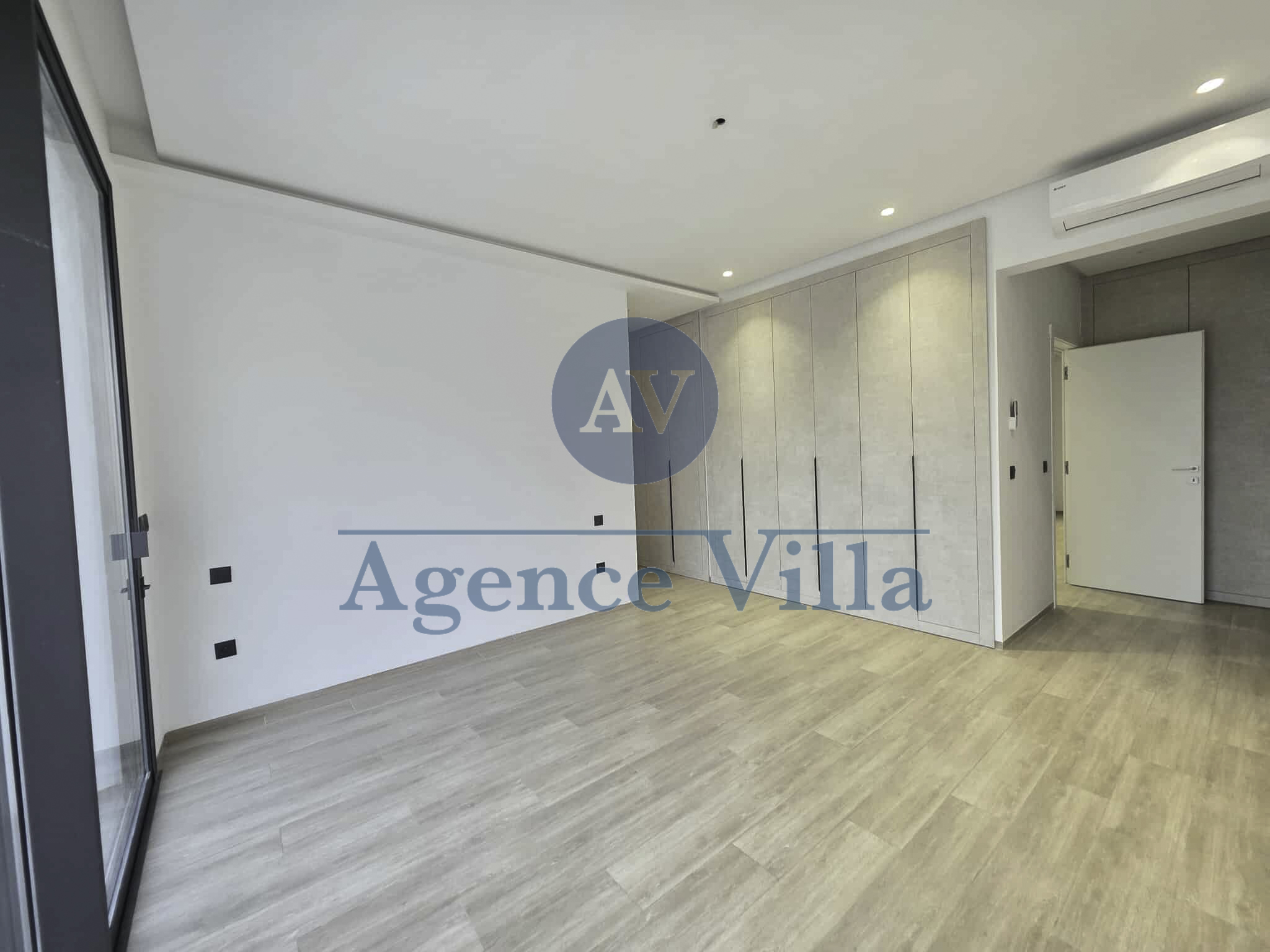 La Marsa Berge Du Lac Location Maisons Une superbe villa au lac 2 avec piscine