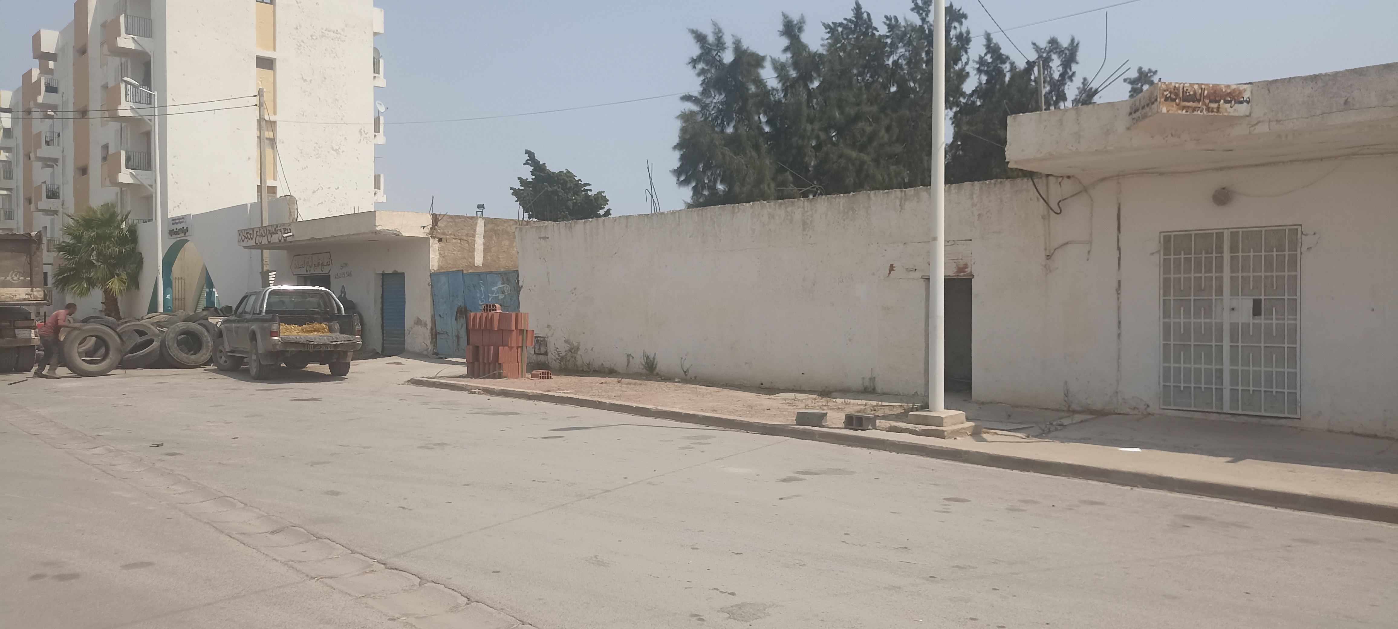 Bir Mcherga&nbsp;Bir Mcherga&nbsp;Bureaux & Commerces&nbsp;Surfaces&nbsp;Une entreprise pour mat�riaux de construction