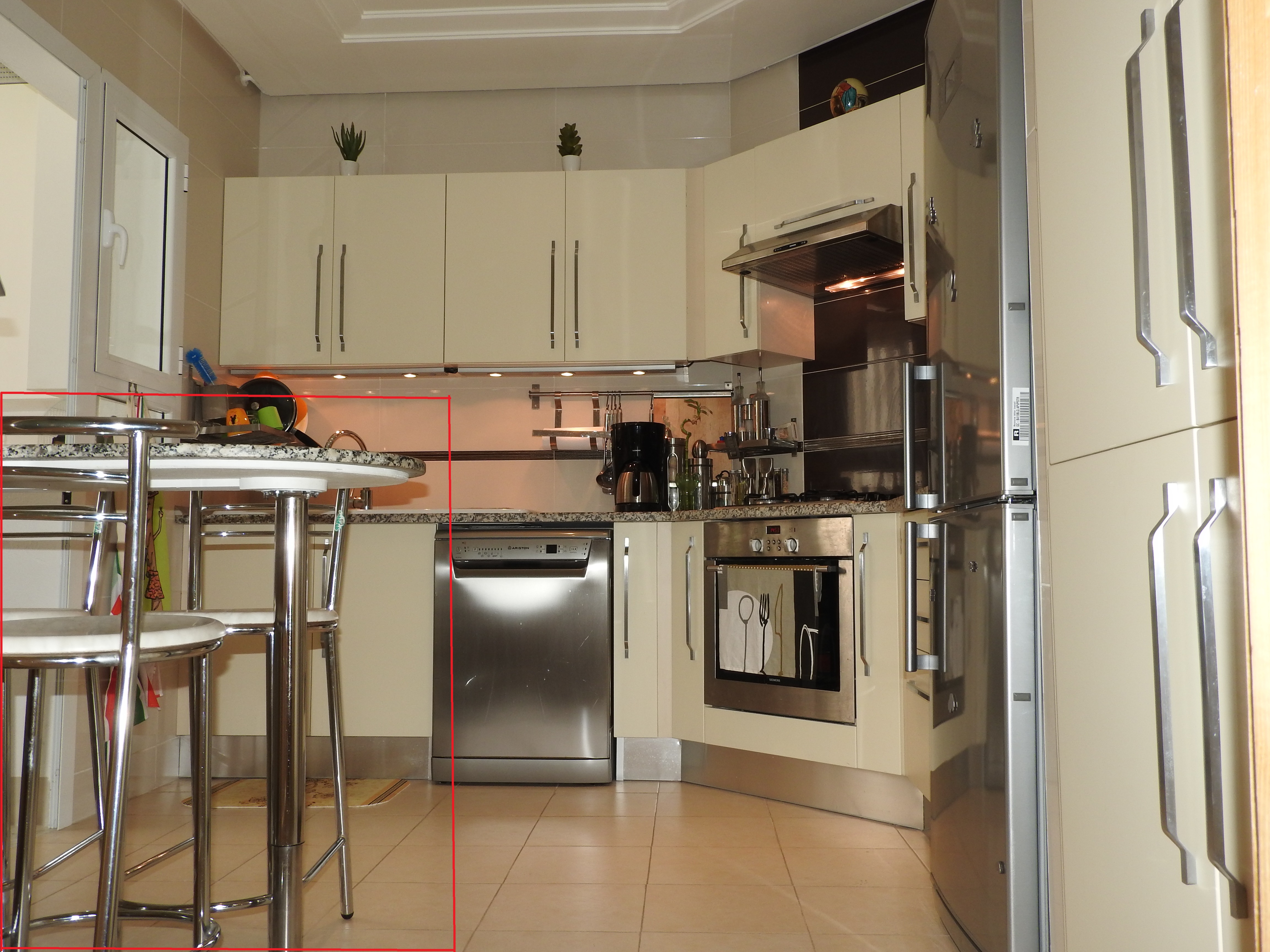 Meubles de cuisine et salle de bain Tables - Coins Repas