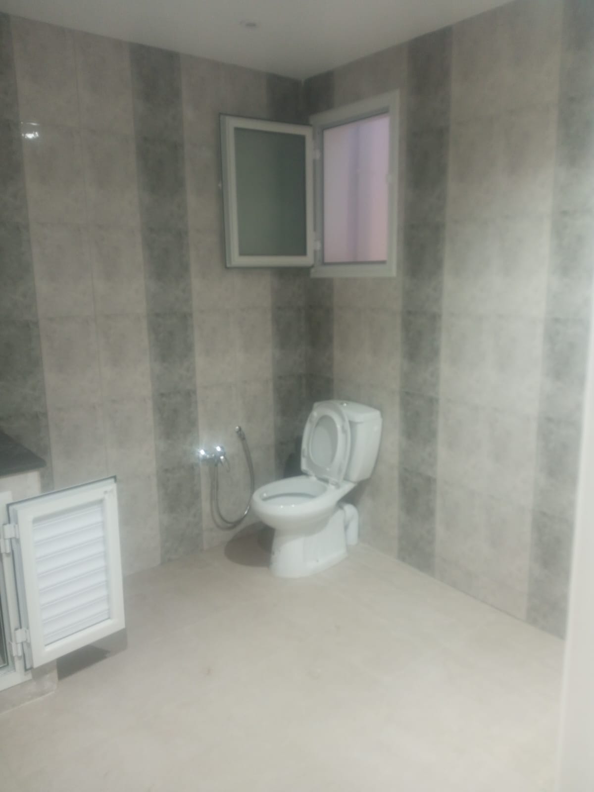 Akouda Chatt Meriem Location Appart. 3 pices Appts s2 standing tout neuf chott meriem