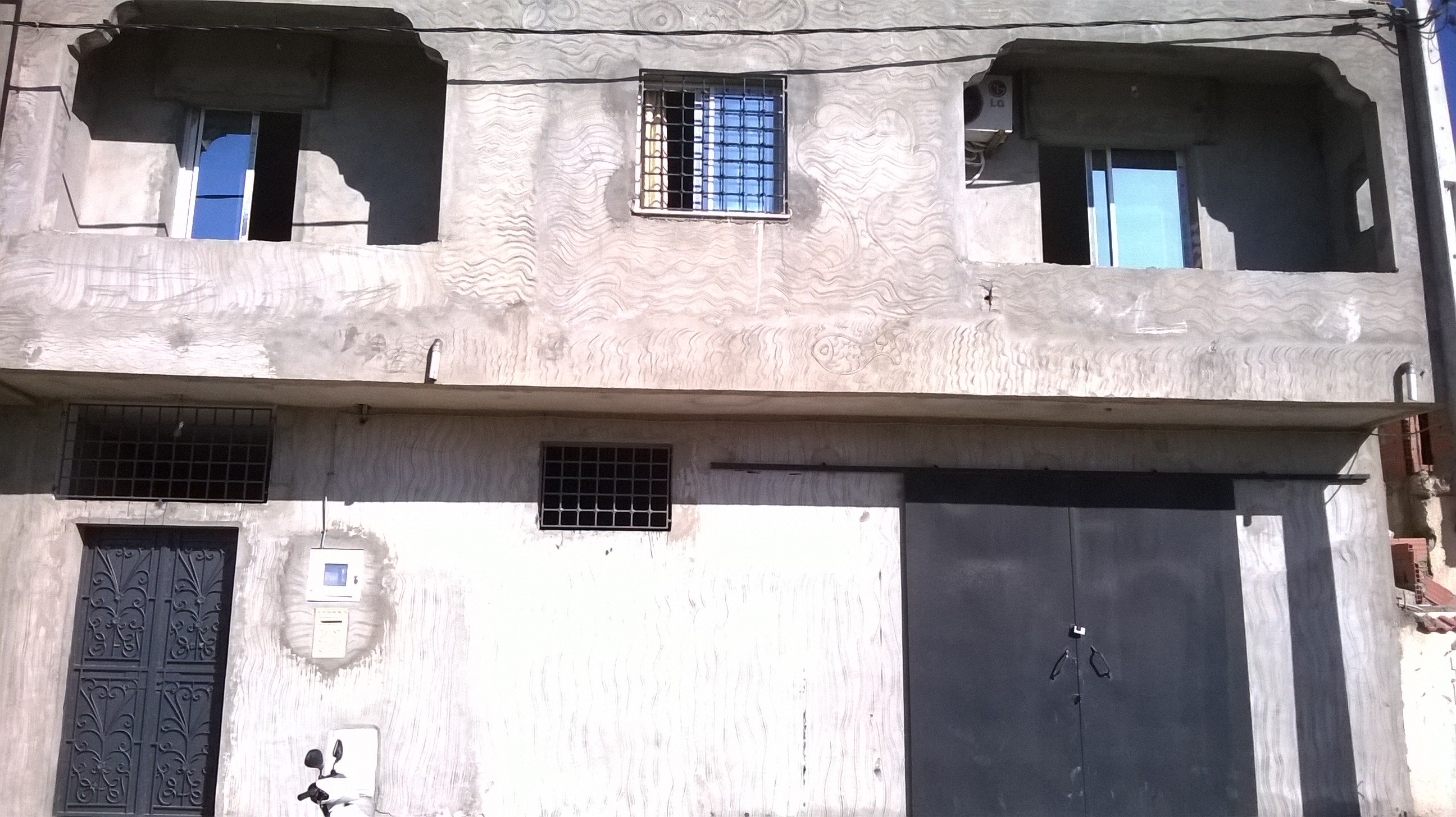 Menzel Jemil Menzel Jemil Vente Appart. 3 pices Grand maison au premiere etage avec garage
